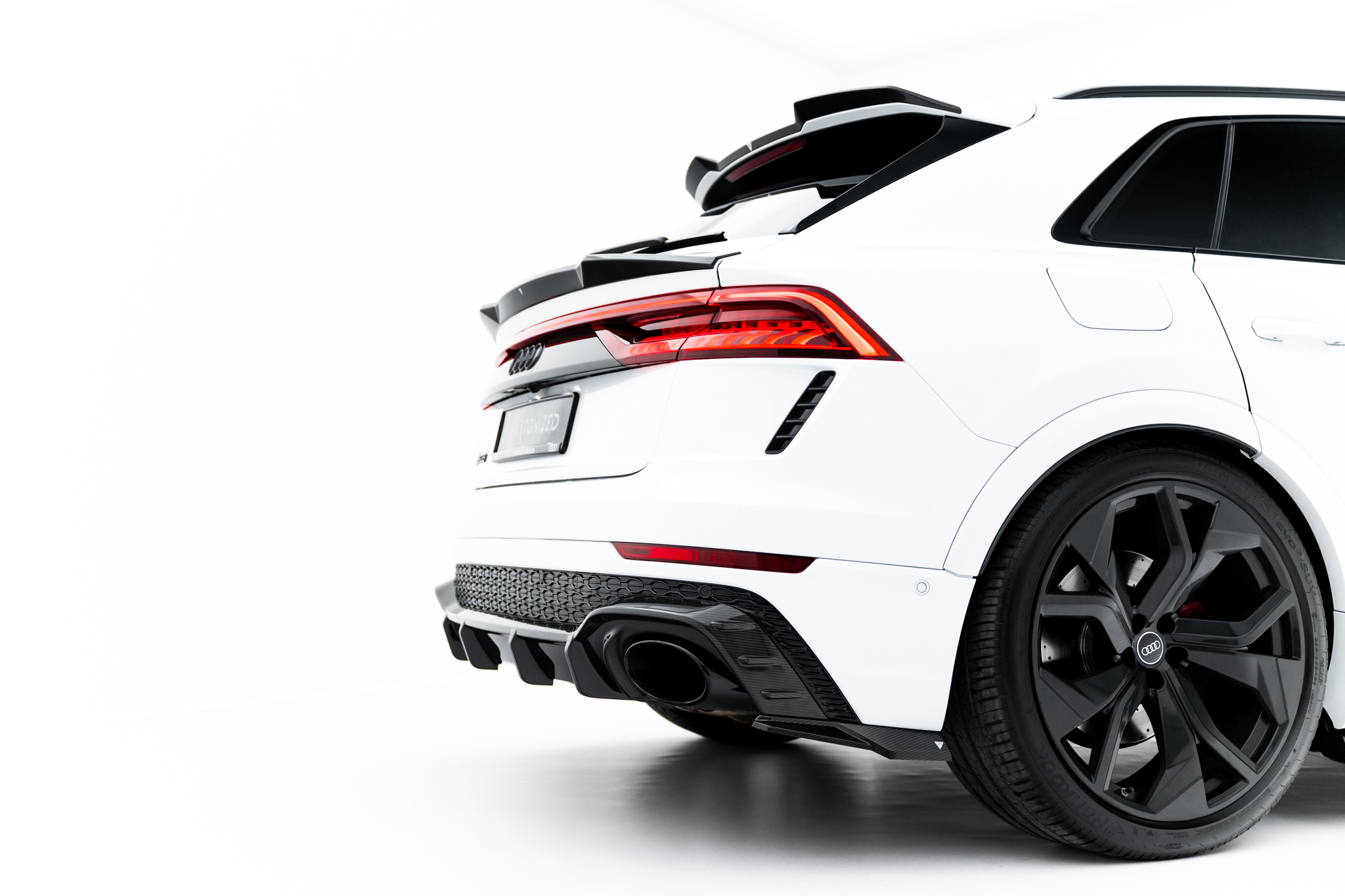 Prepreg Carbon Fiber Rear Diffuser Audi RSQ8 Mk1 - Image 9