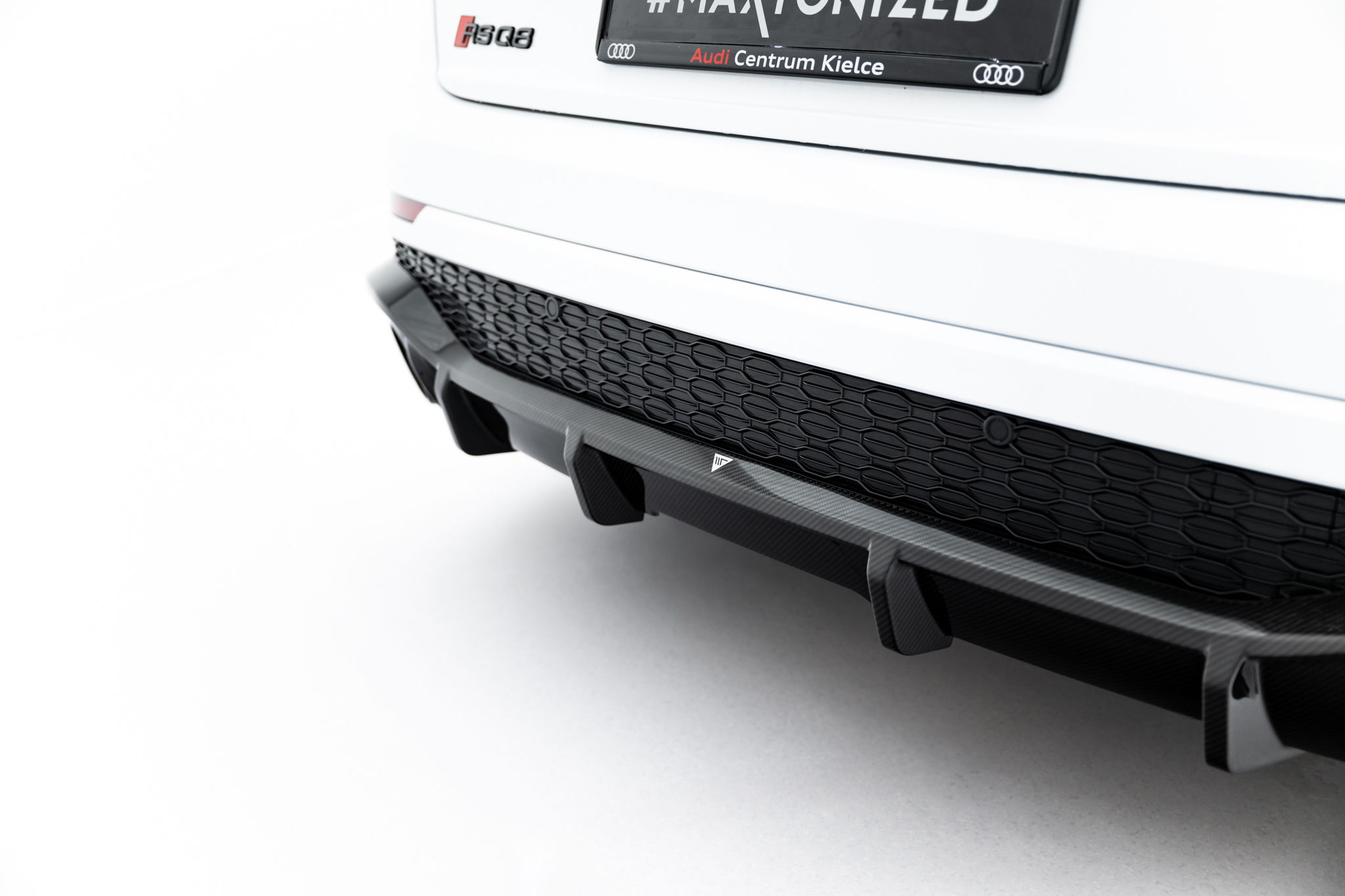 Prepreg Carbon Fiber Rear Diffuser Audi RSQ8 Mk1 - Image 4
