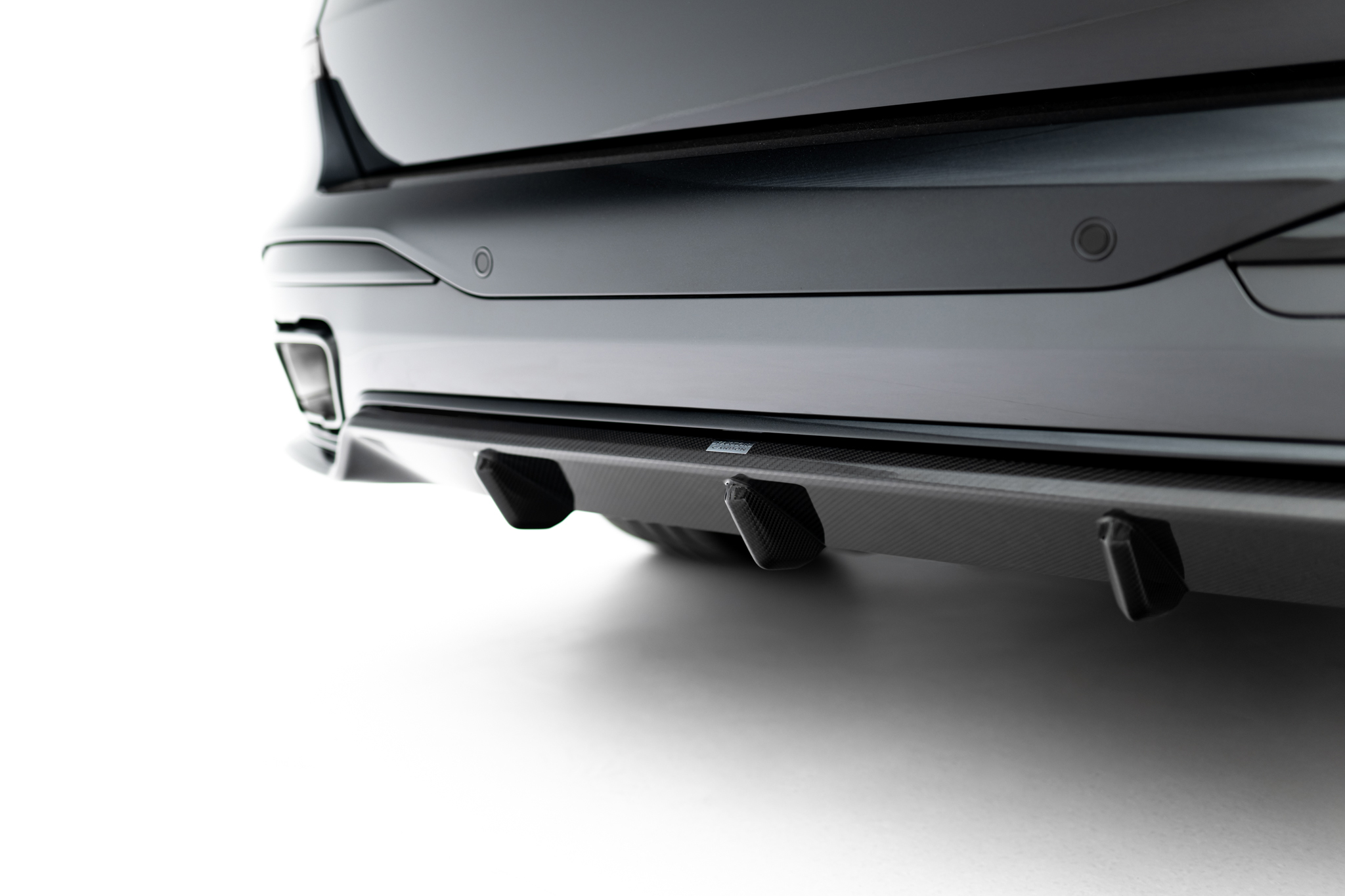 Prepreg Carbon Fiber Rear Diffuser BMW X7 M-Pack G07 Facelift (version without towbar) - Image 4