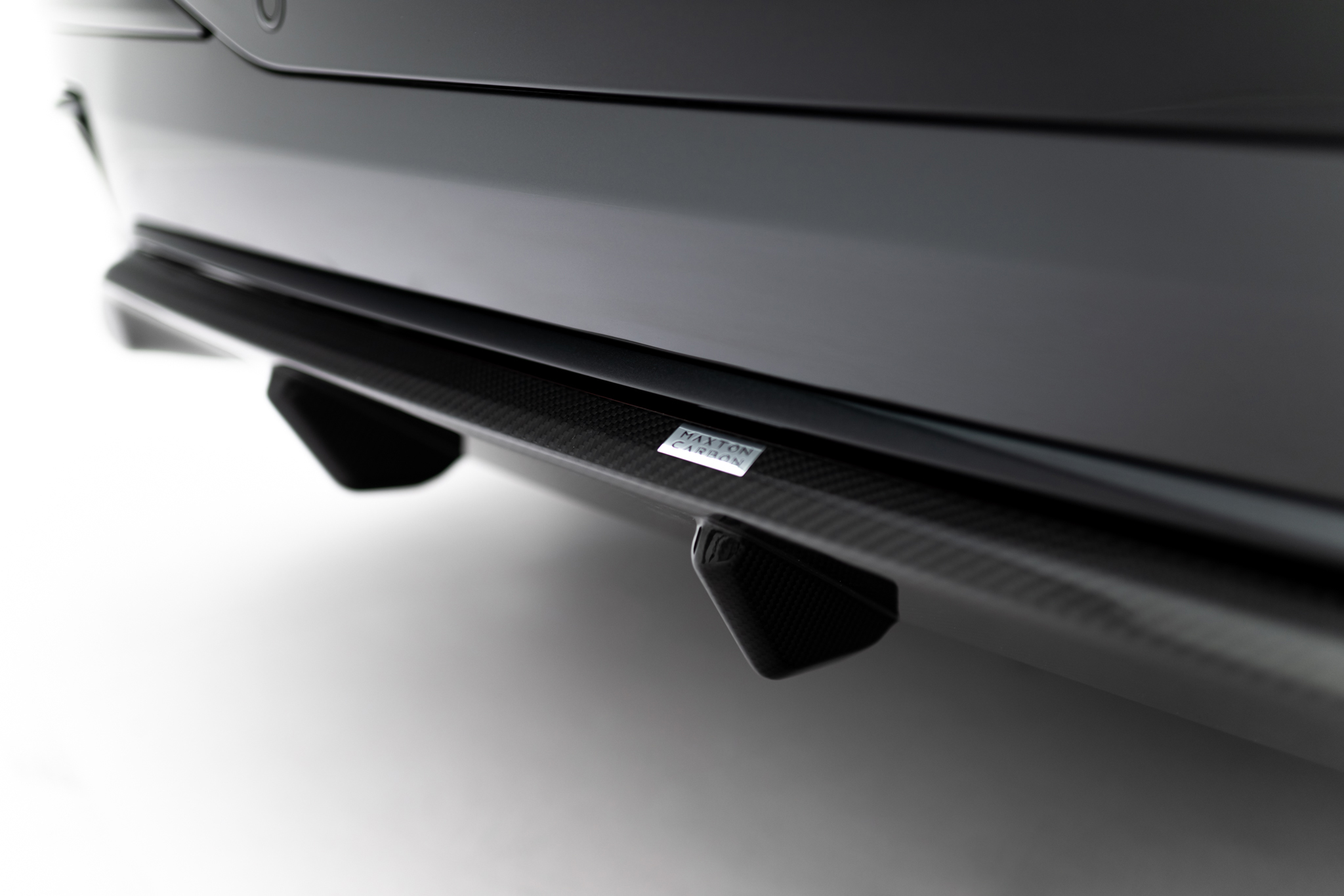 Prepreg Carbon Fiber Rear Diffuser BMW X7 M-Pack G07 Facelift (version without towbar) - Image 5