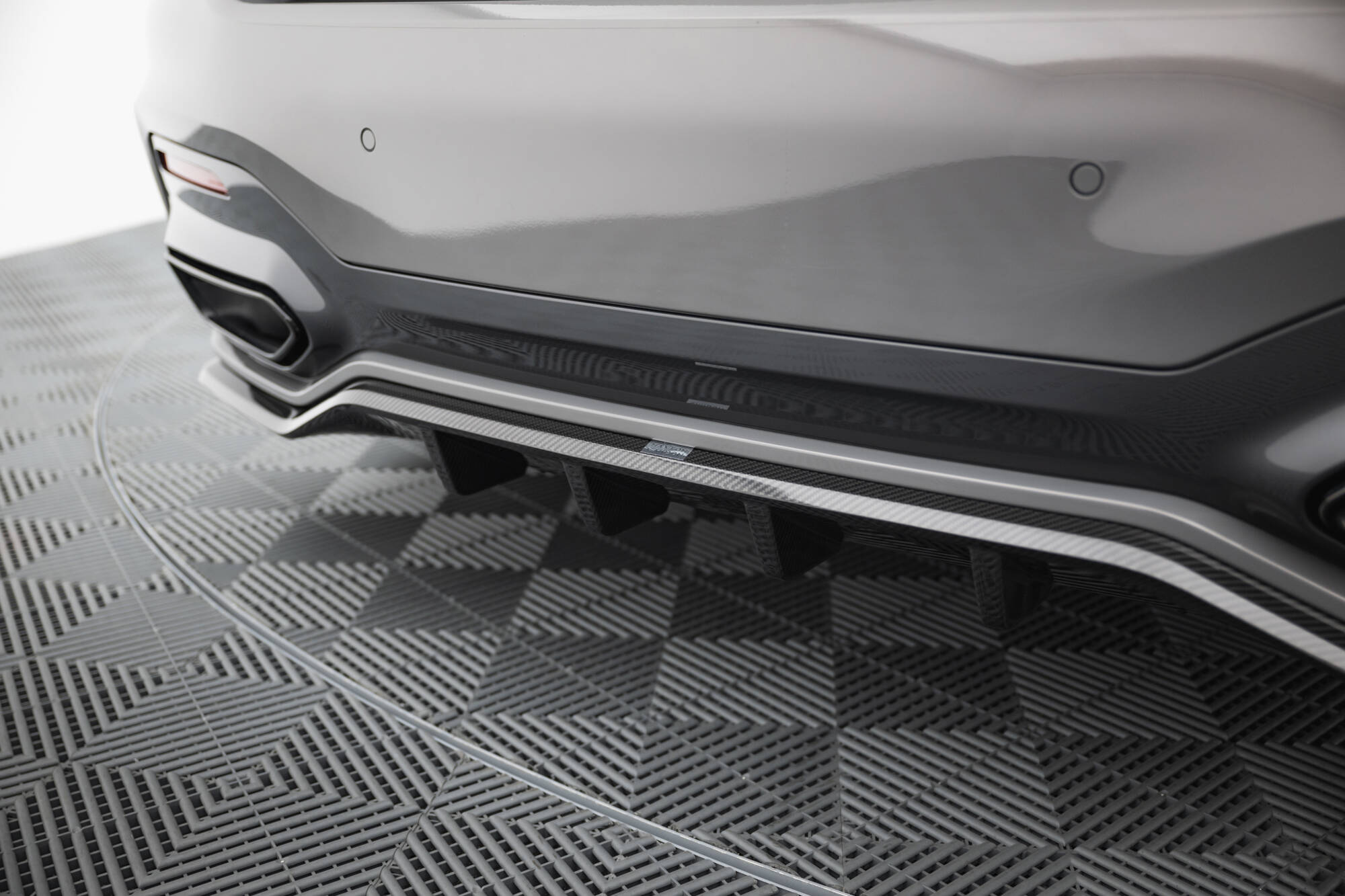Prepreg Carbon Fiber Rear Splitter BMW 7 M-Pack G11 / G12 Facelift - Image 4