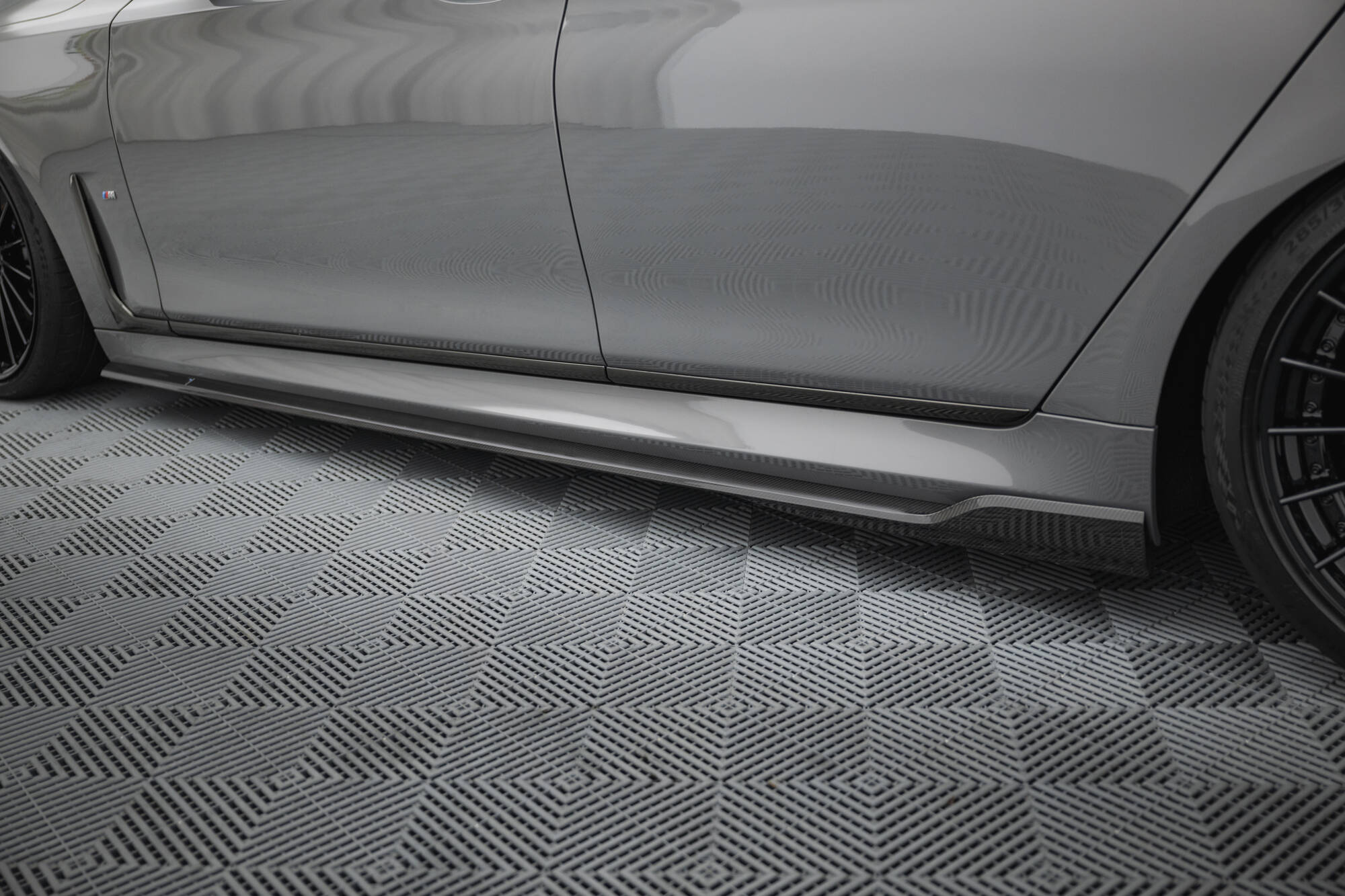 Prepreg Carbon Fiber Side Skirts BMW 7 M-Pack G11 Facelift - Image 3
