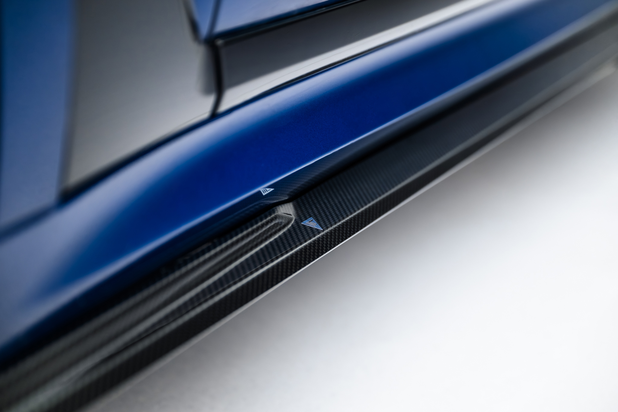 Prepreg Carbon Fiber Side Skirts BMW X7 M-Pack G07 - Image 5