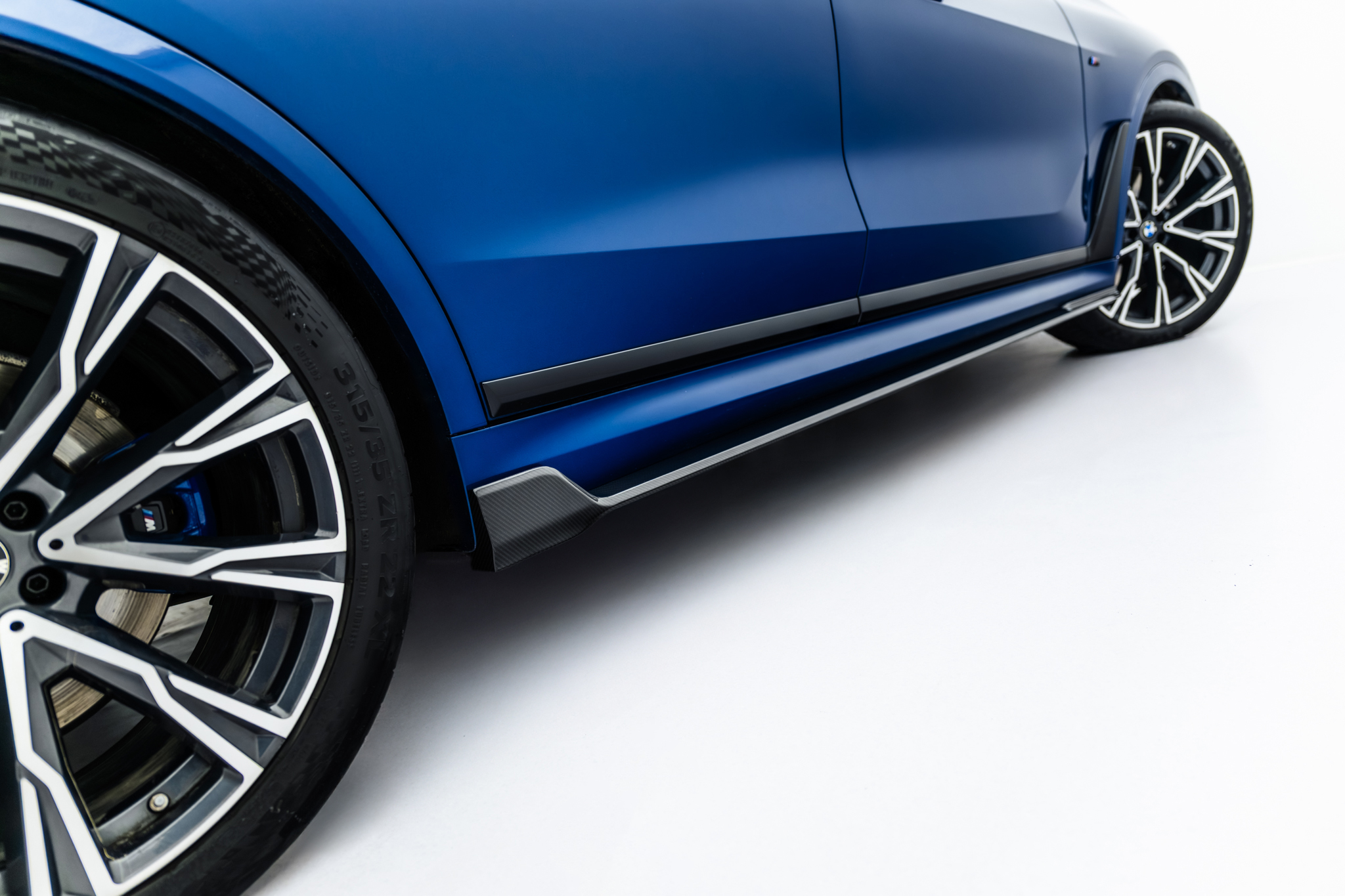 Prepreg Carbon Fiber Side Skirts BMW X7 M-Pack G07 - Image 2