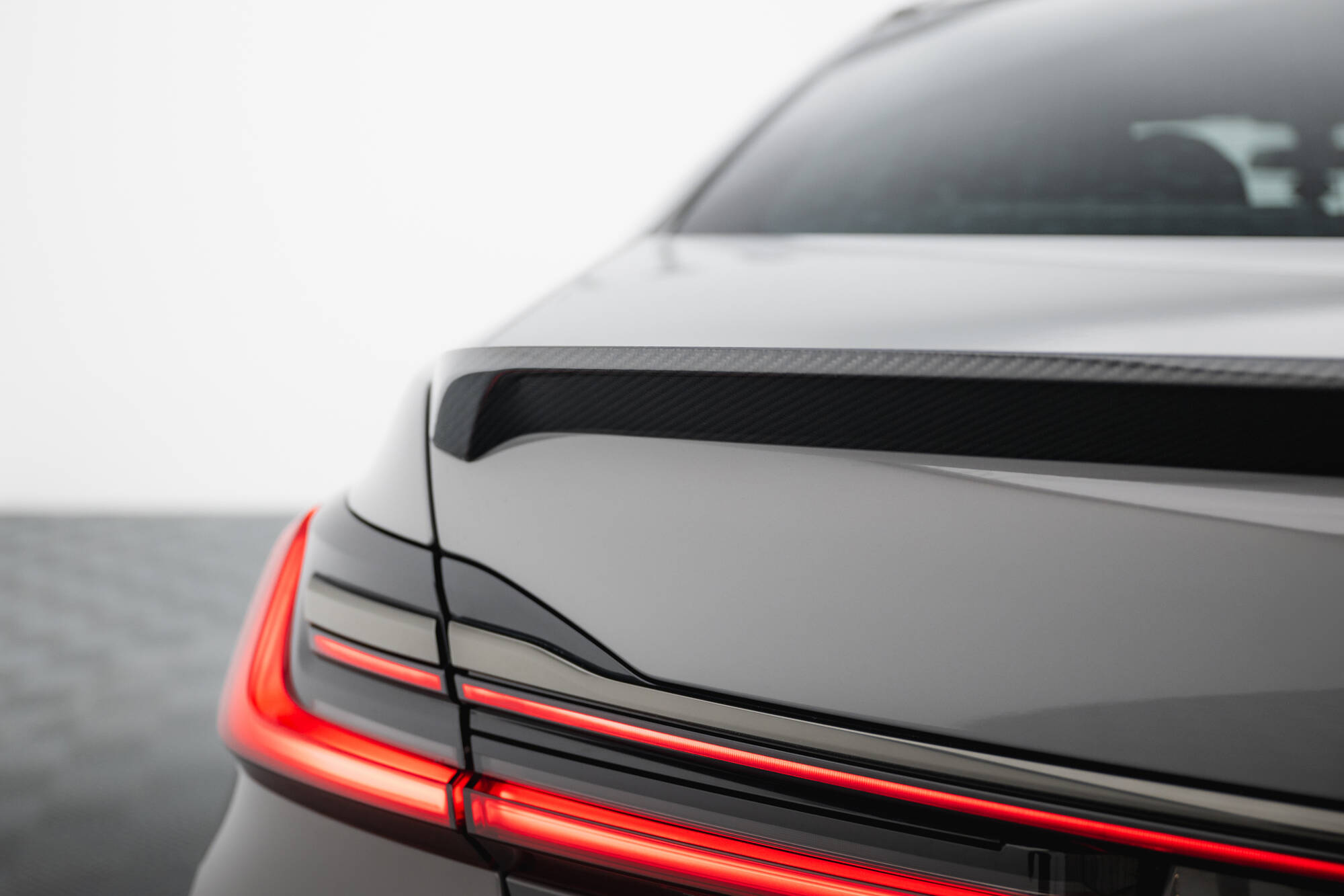 Prepreg Carbon Fiber Tailgate Spoiler BMW 7 G11 / G11 Facelift - Image 5