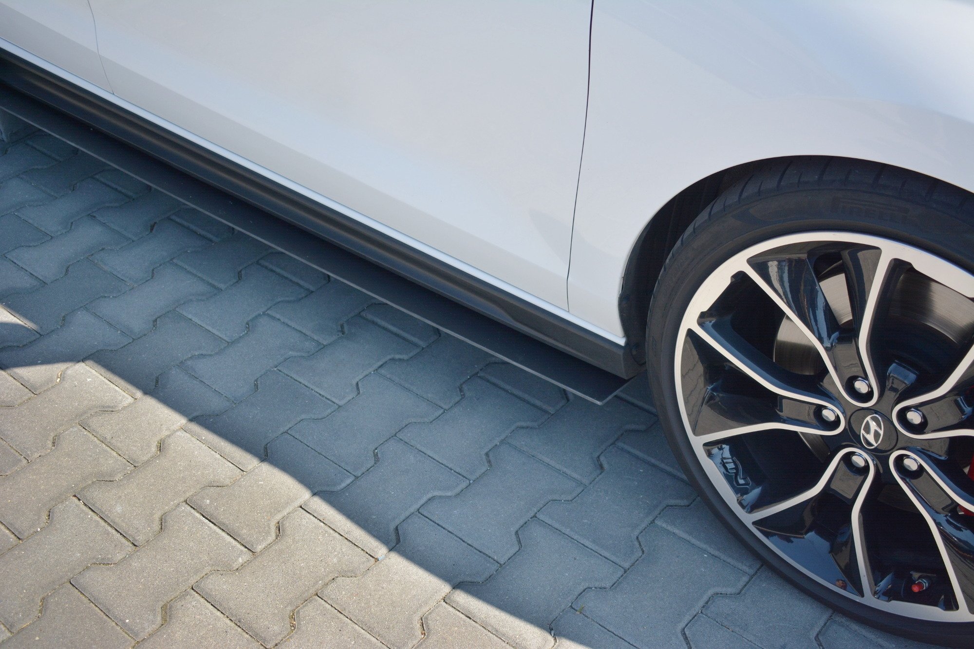 RACING SIDE SKIRTS DIFFUSERS HYUNDAI I30 Mk3 N - Image 2