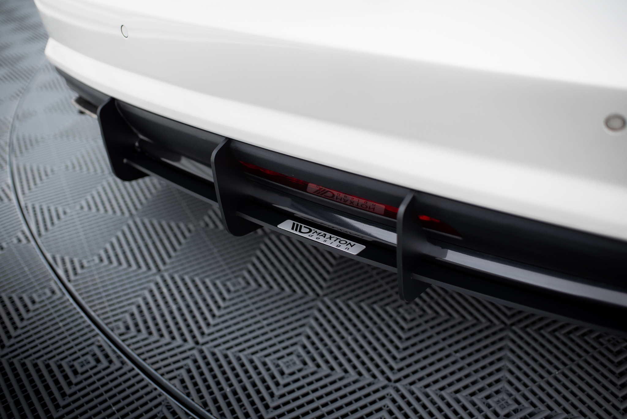 REAR DIFFUSER MERCEDES CLS C218 AMG LINE - Image 3