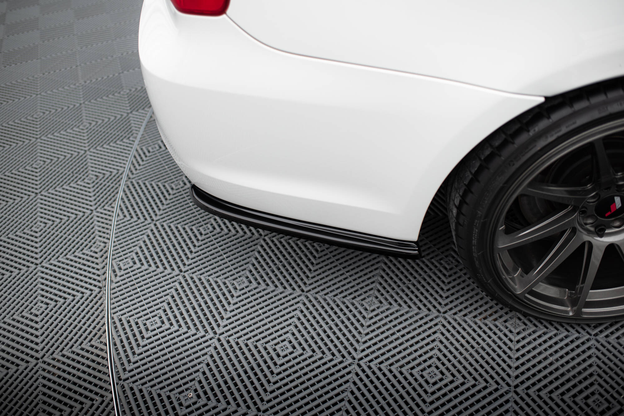 REAR SIDE SPLITTERS BMW 3 E90 MPACK - Image 3