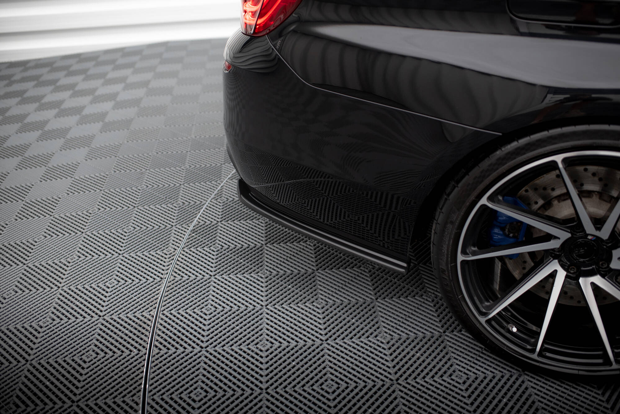 REAR SIDE SPLITTERS BMW M5 F10 - Image 2