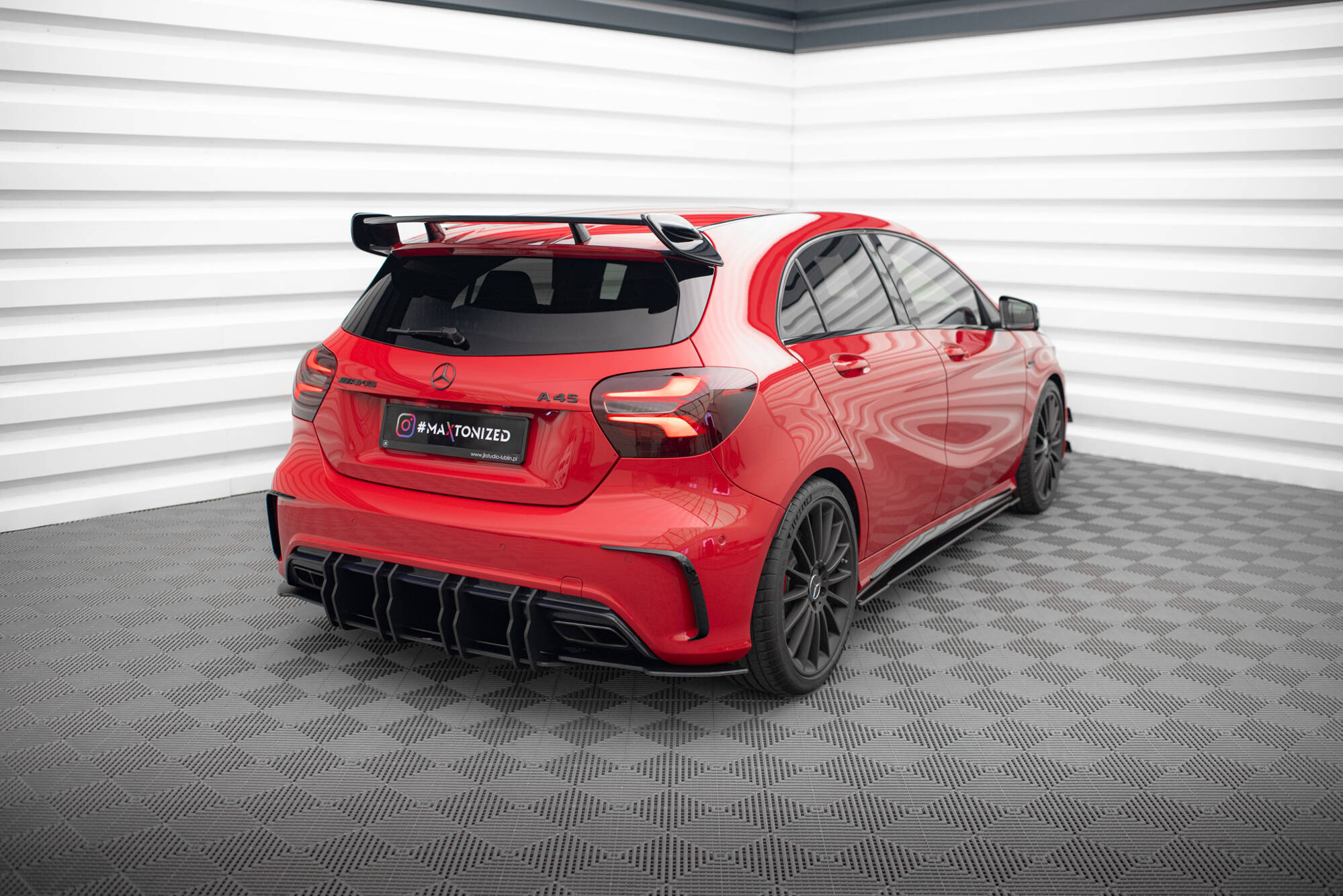 REAR SIDE SPLITTERS Mercedes A W176 AMG Facelift - Image 4