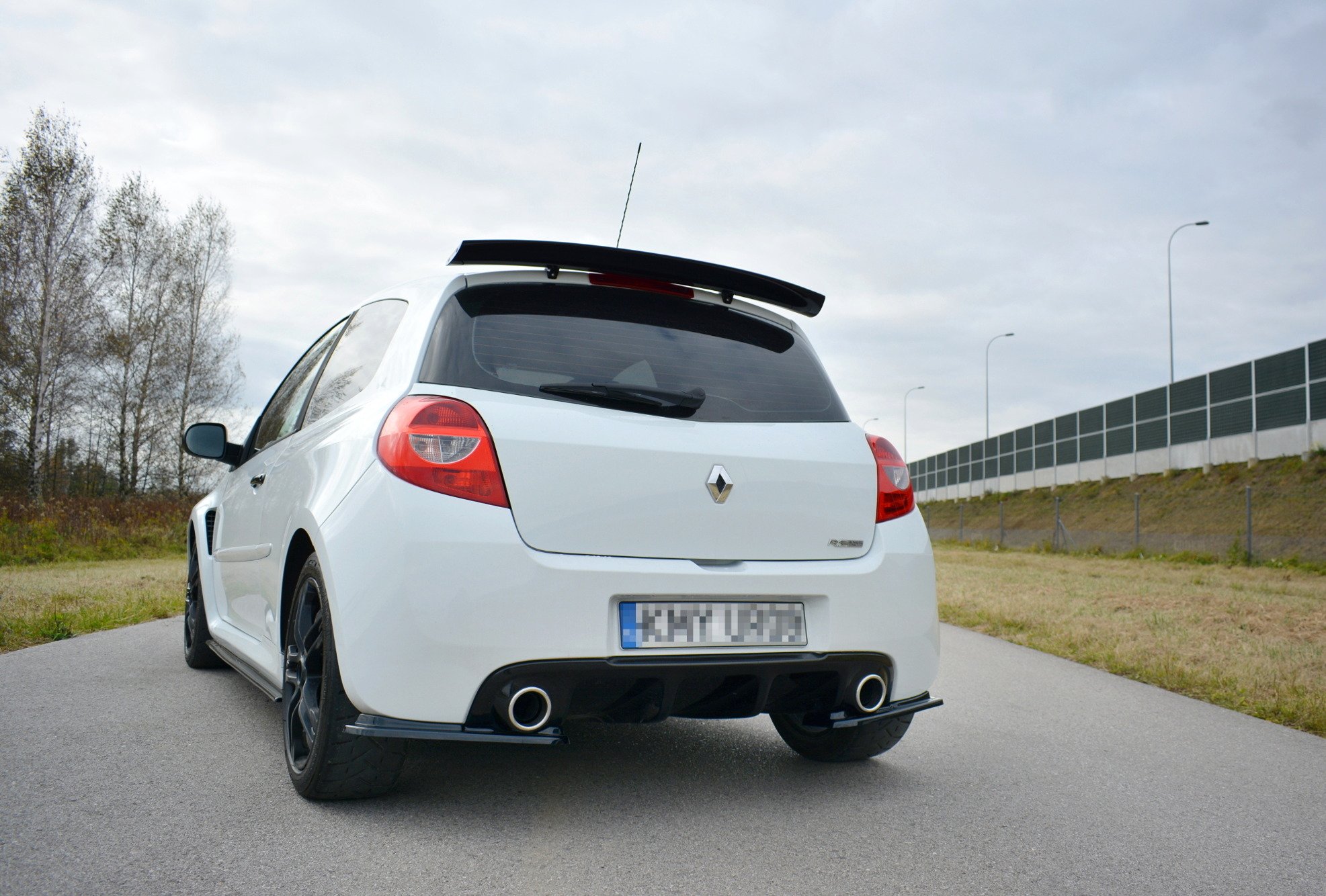 REAR SIDE SPLITTERS RENAULT CLIO MK3 RS FACELIFT - Image 2