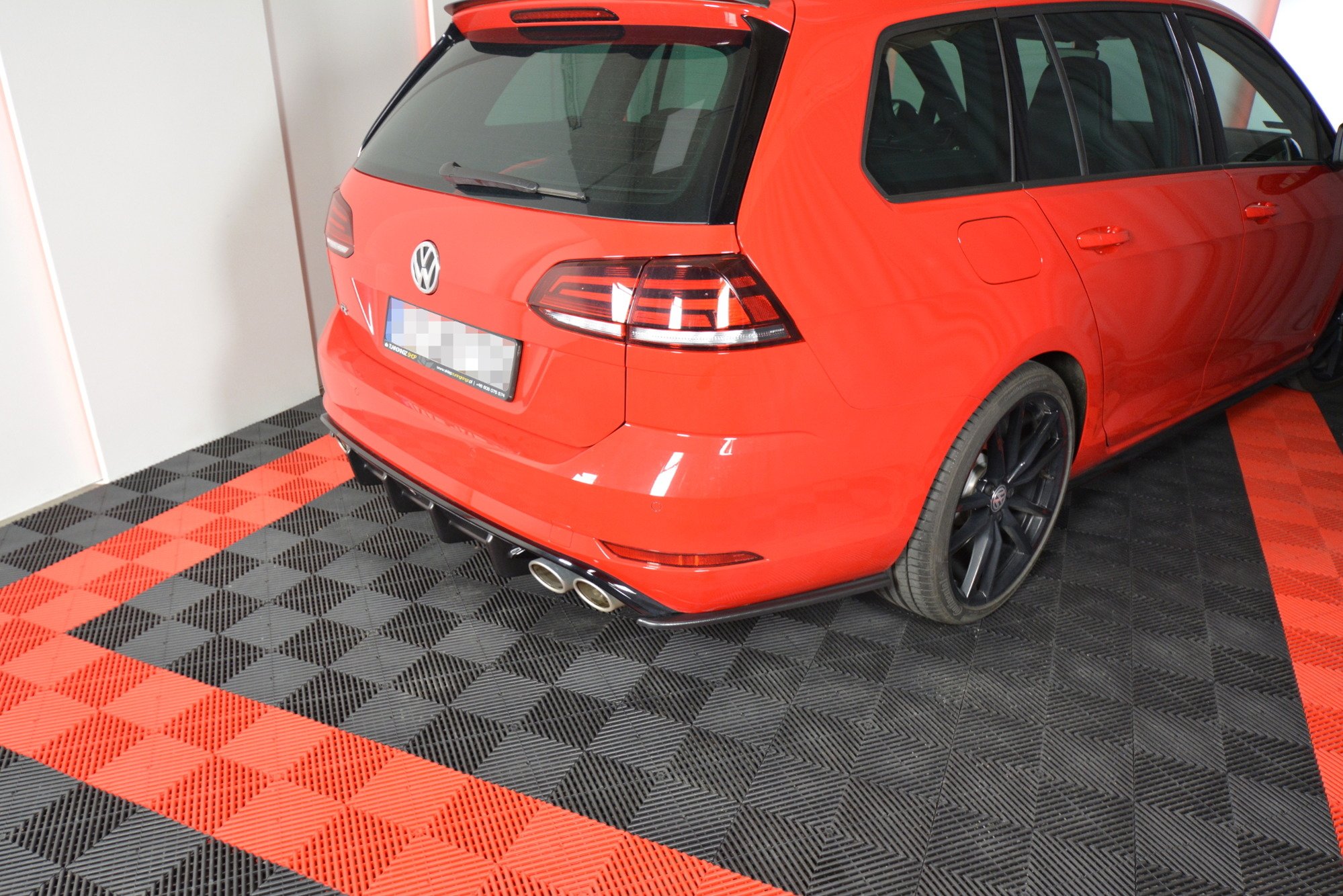 REAR SIDE SPLITTERS V.1 VW GOLF 7 R VARIANT FACELIFT - Image 2