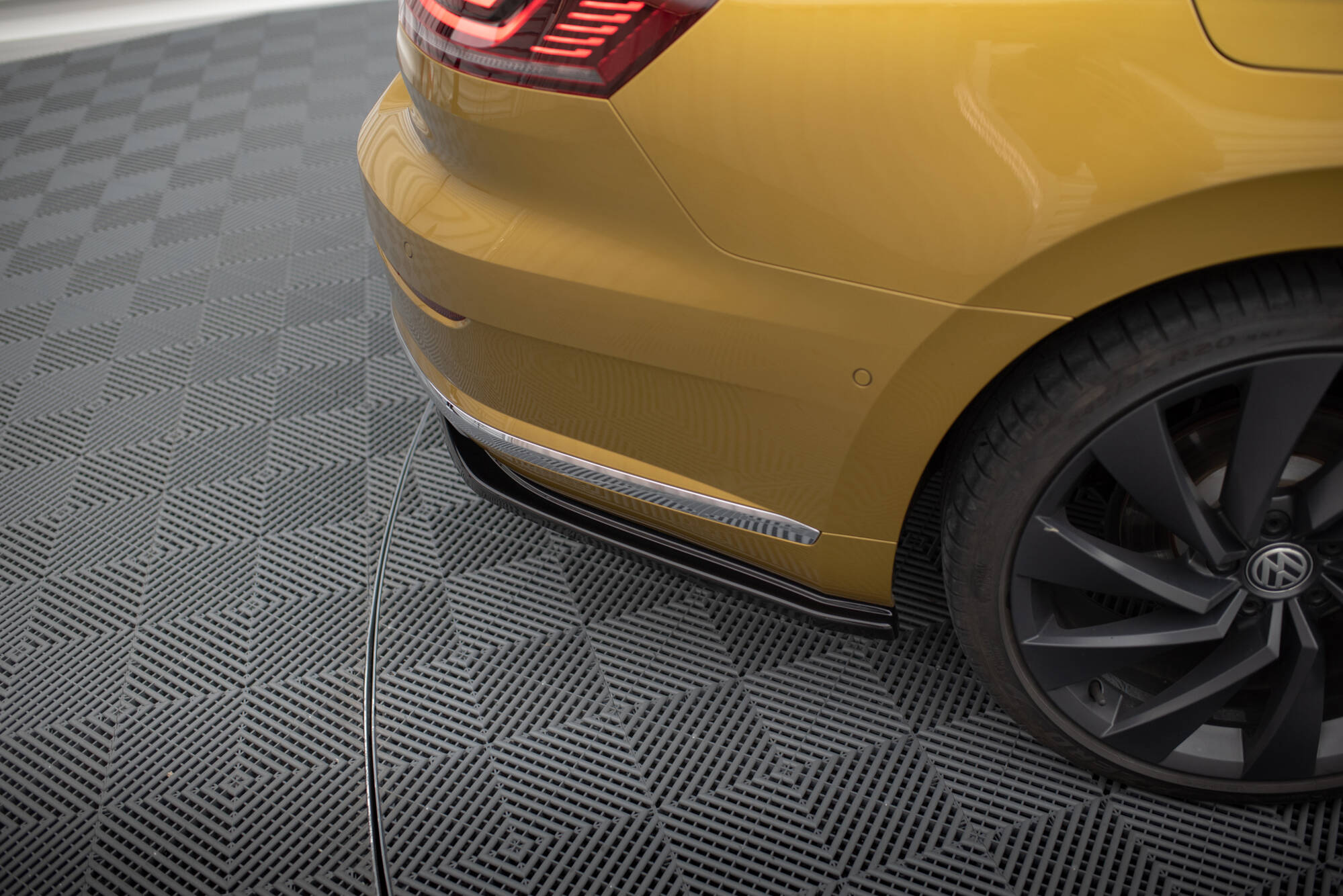 REAR SIDE SPLITTERS Volkswagen Arteon R-Line - Image 2