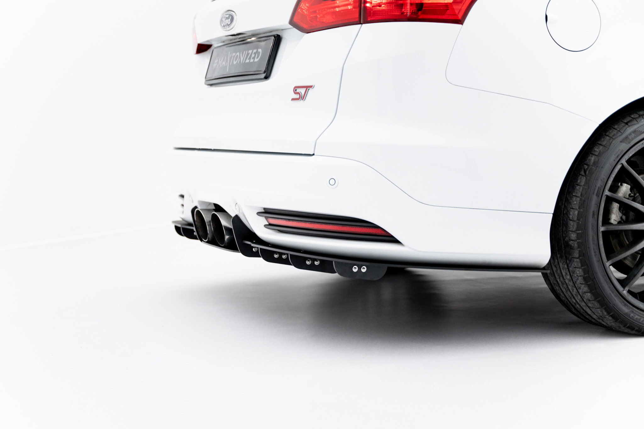 Rear Diffuser Ford Focus ST Mk3 Estate - Image 5