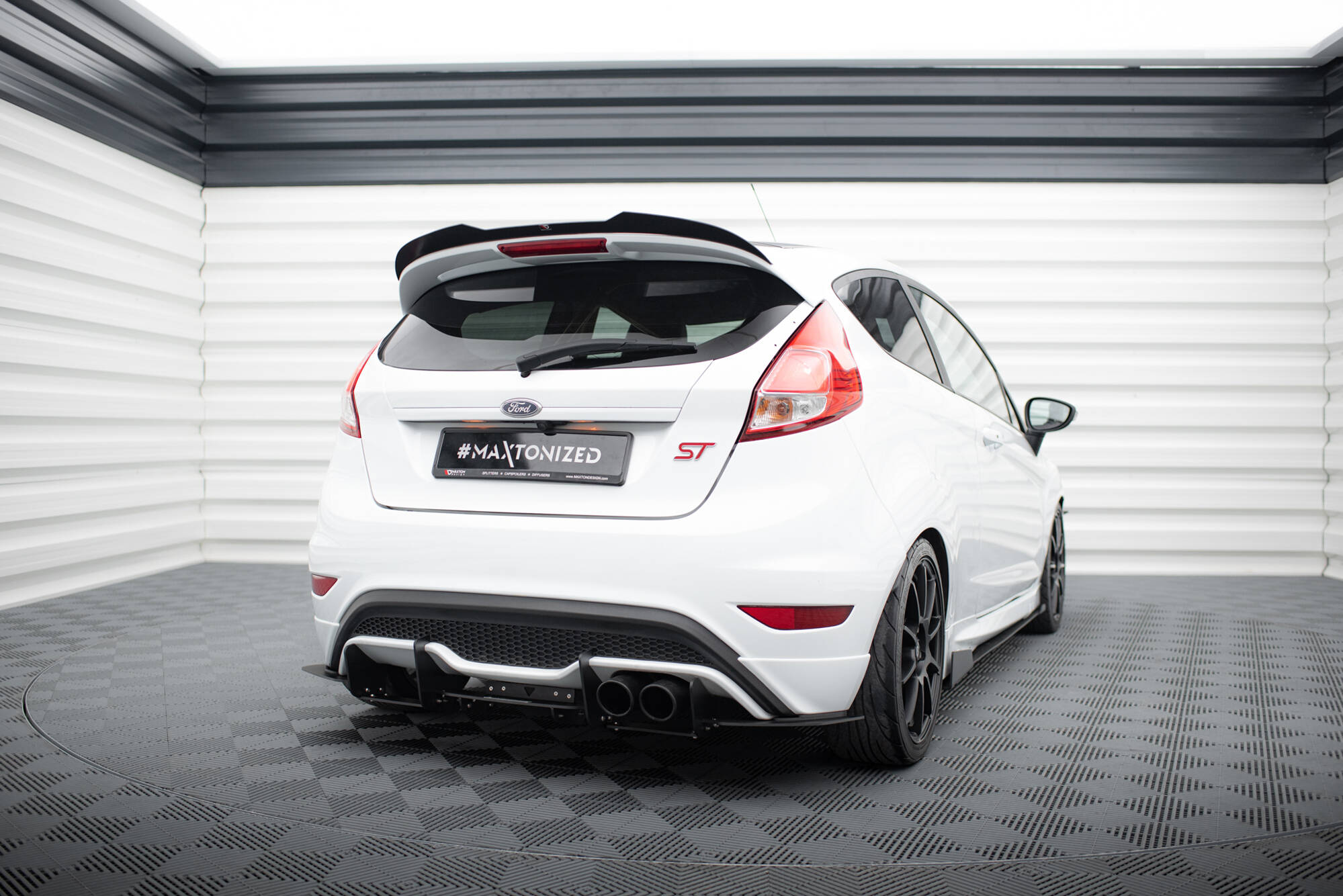 Rear Diffuser V.2 Ford Fiesta Mk7 ST FL - Image 2