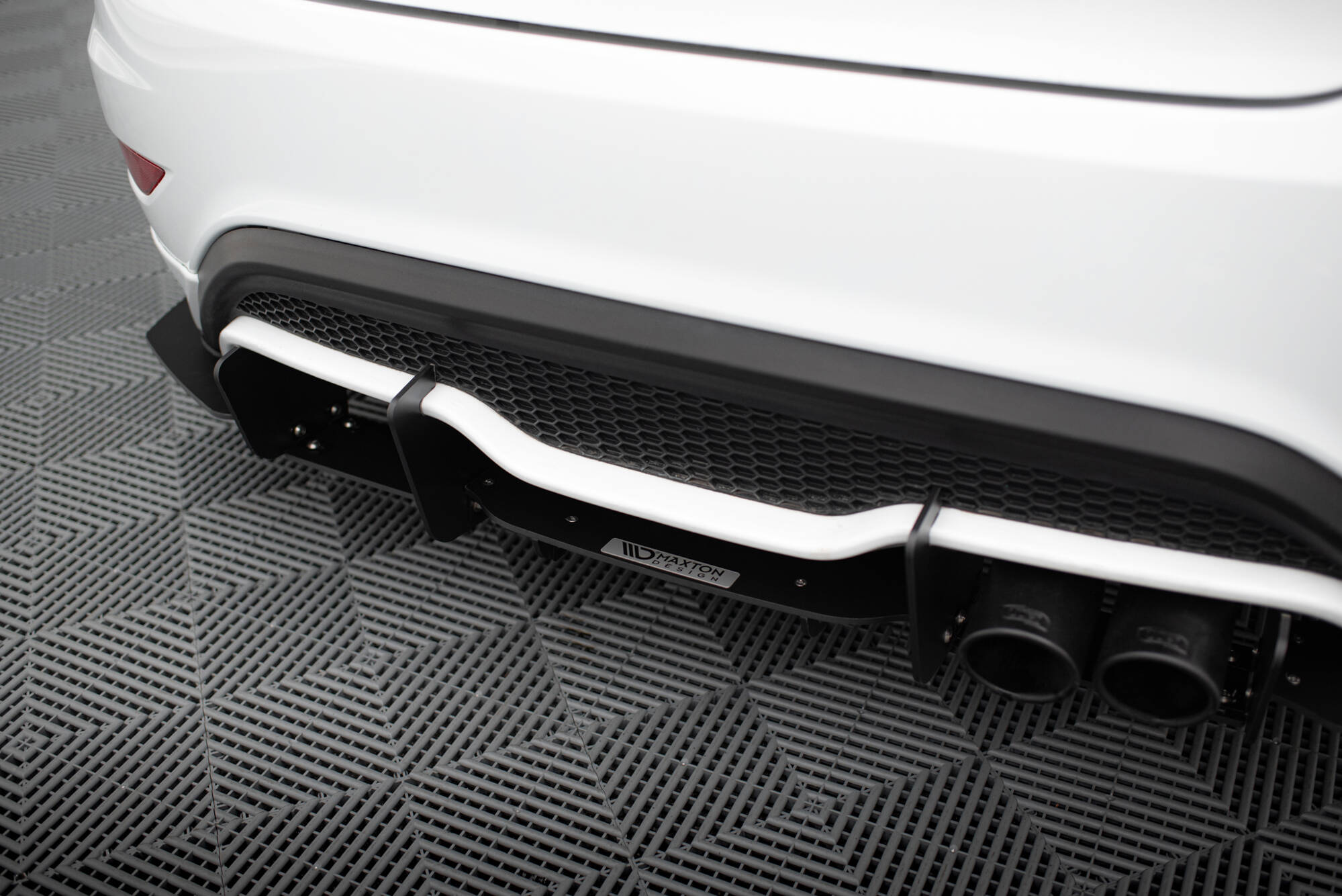 Rear Diffuser V.2 Ford Fiesta Mk7 ST FL - Image 3