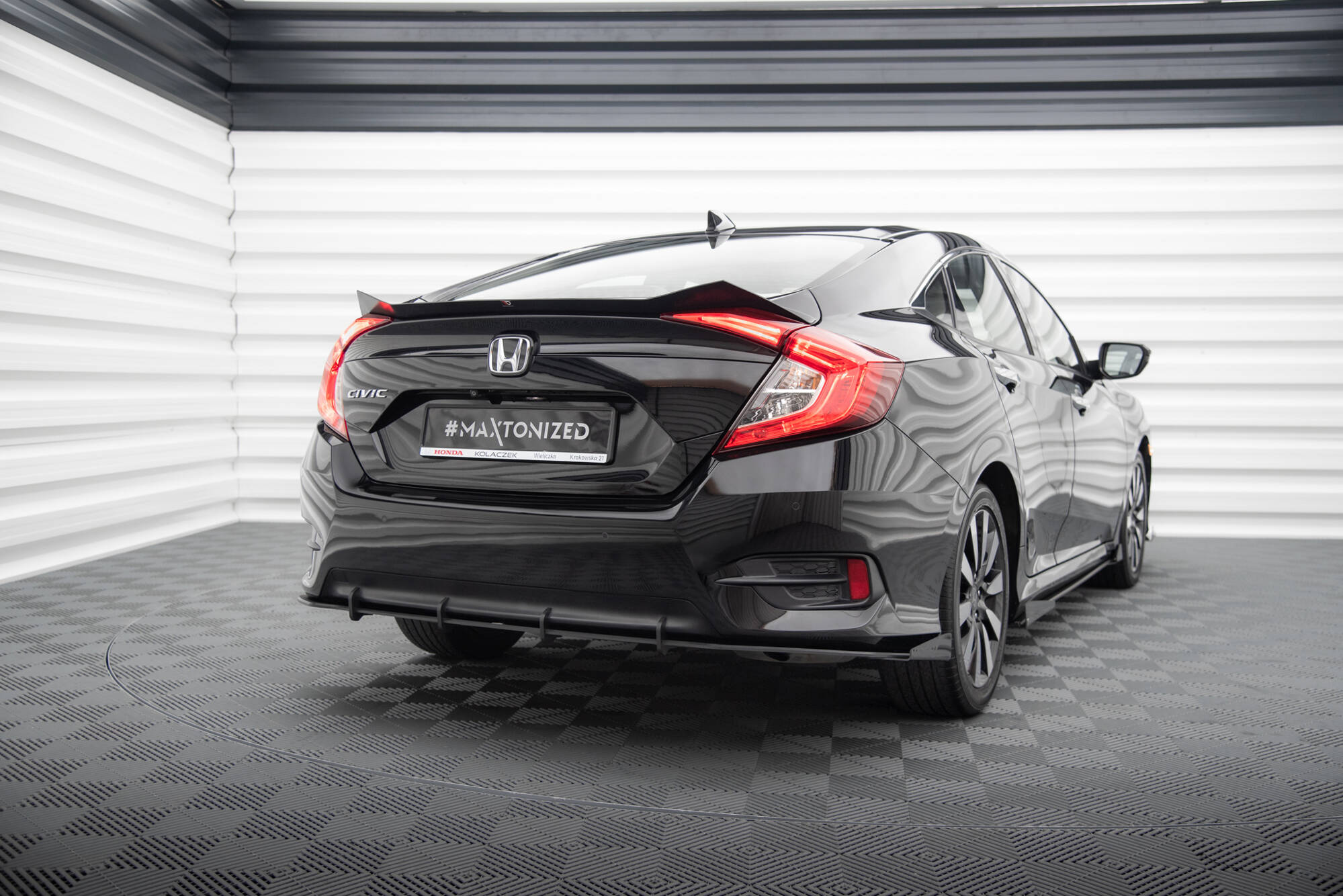 Rear Side Flaps Honda Civic Mk10 - Image 3