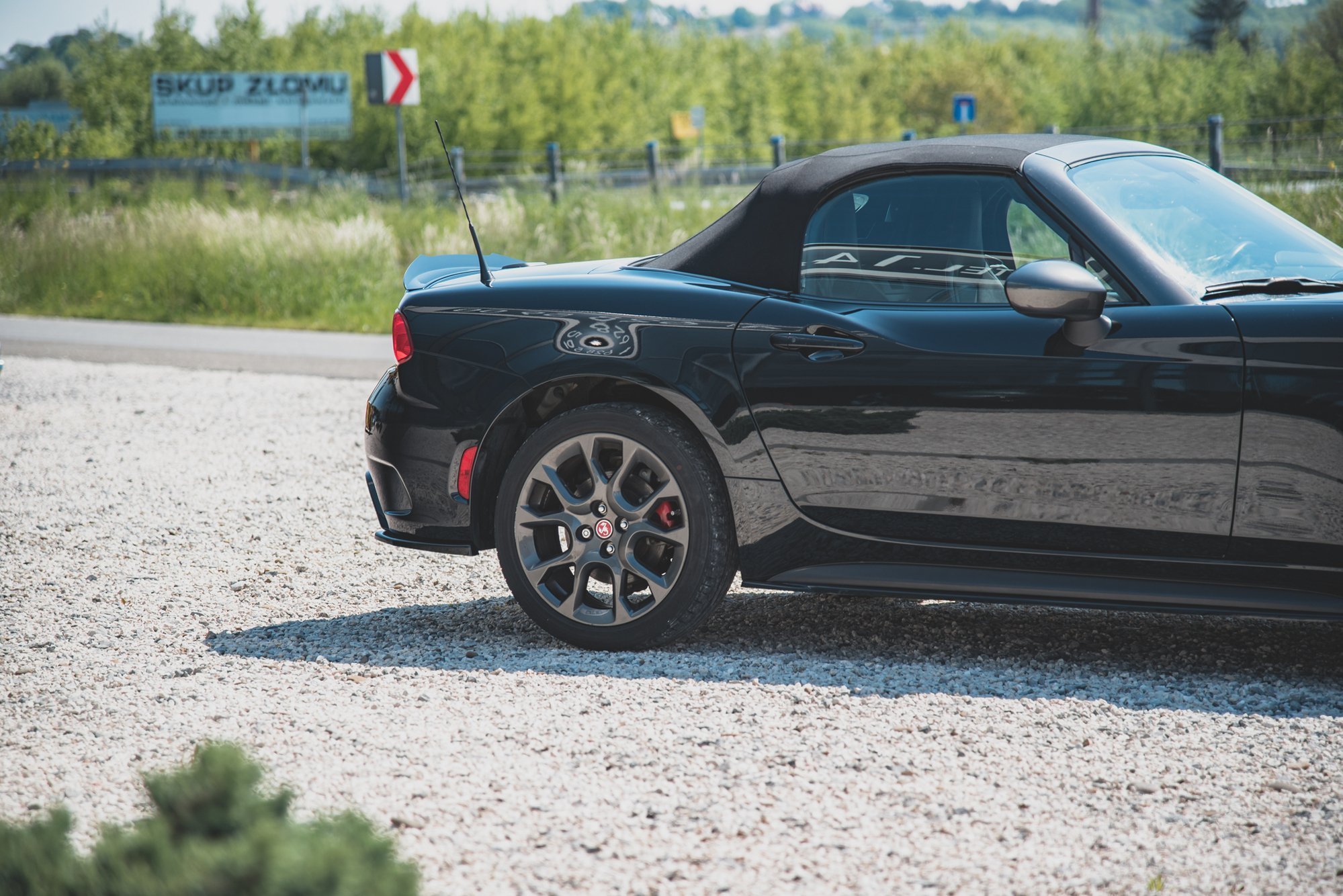 Rear Side Splitters Abarth 124 Spider - Image 3
