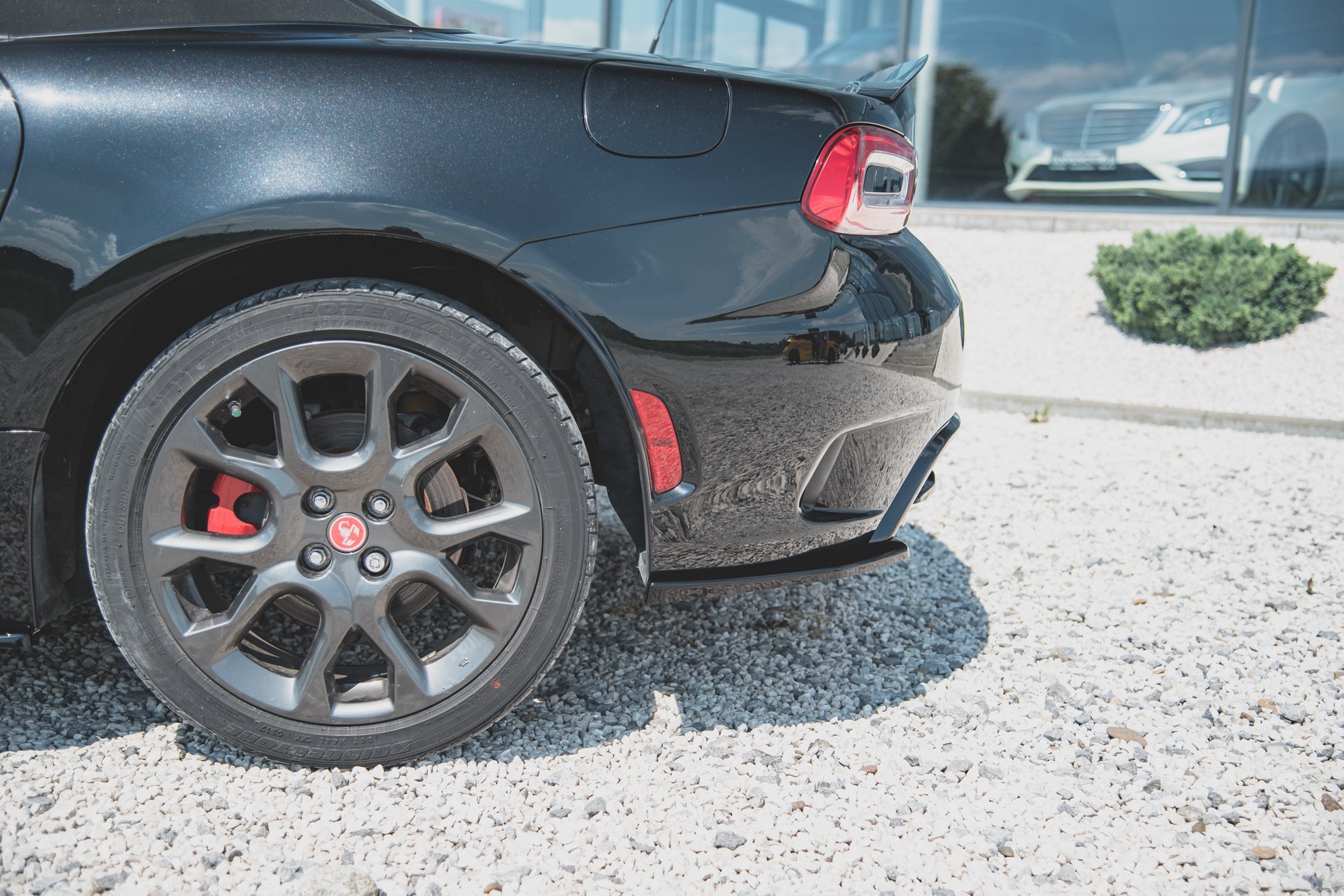 Rear Side Splitters Abarth 124 Spider - Image 5