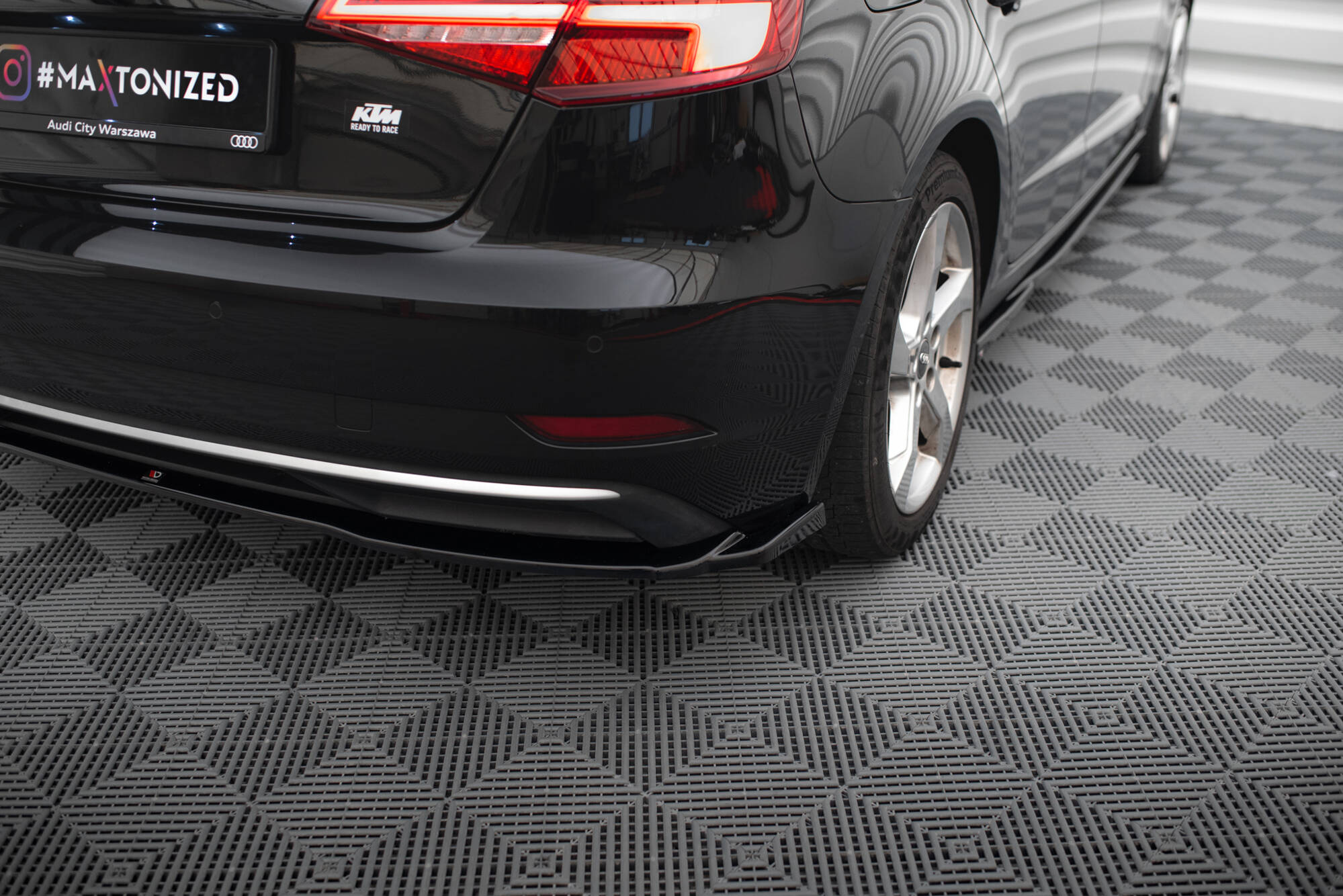 Rear Side Splitters Audi A3 Sportback 8V Facelift - Image 3