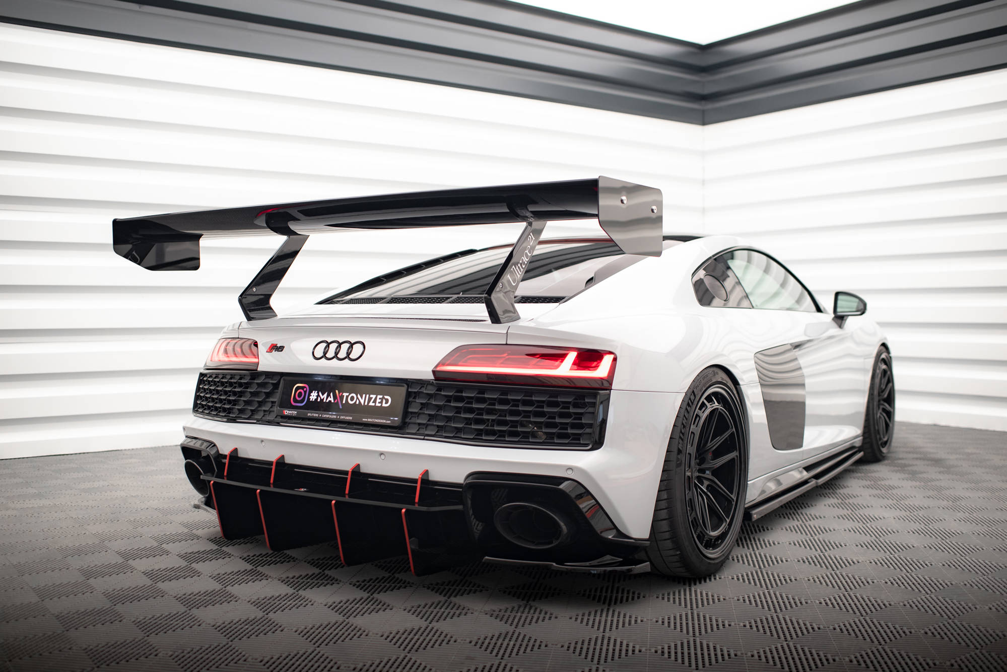 Rear Side Splitters Audi R8 Mk2 Facelift - Image 2