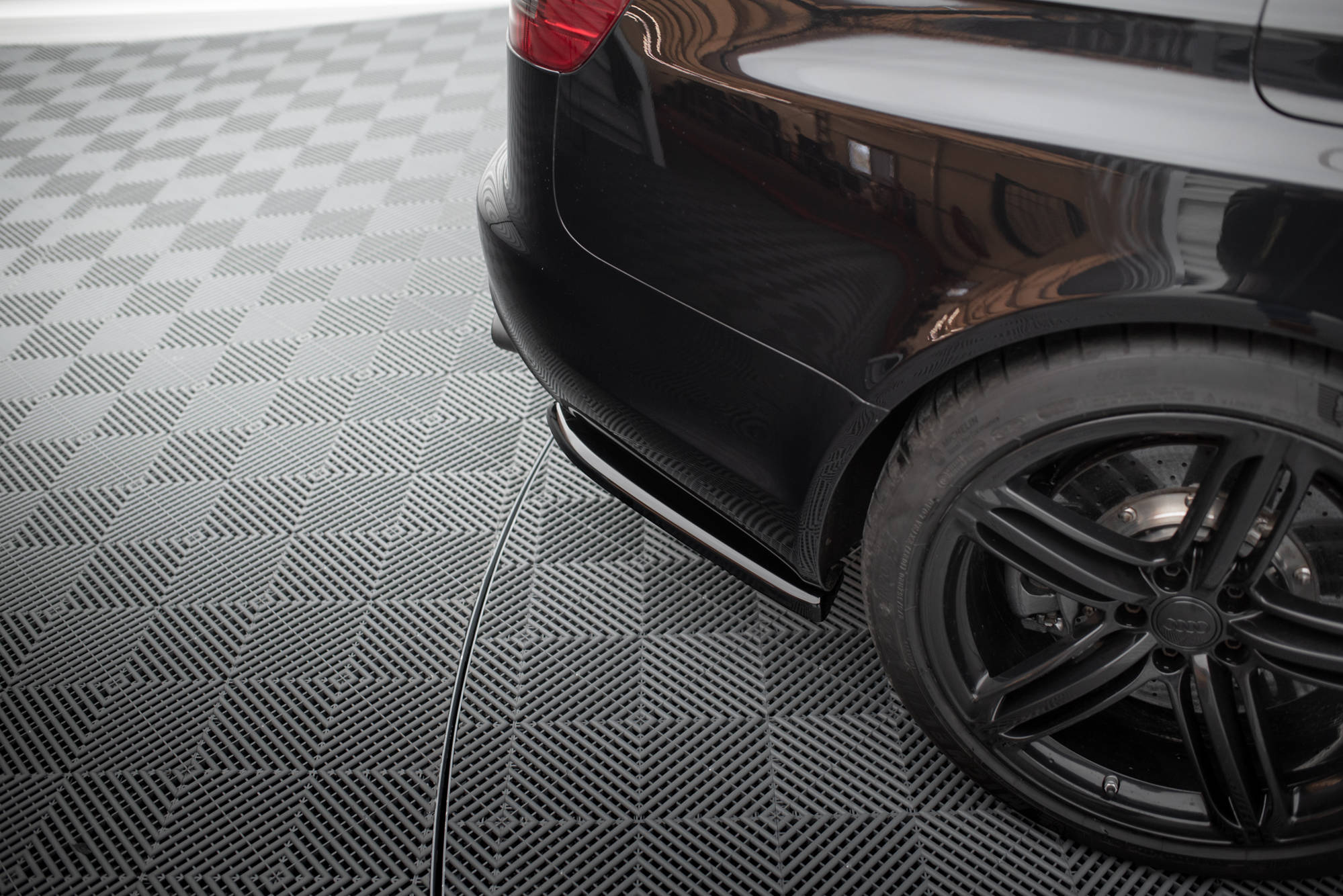 Rear Side Splitters Audi RS6 Avant C6 - Image 2