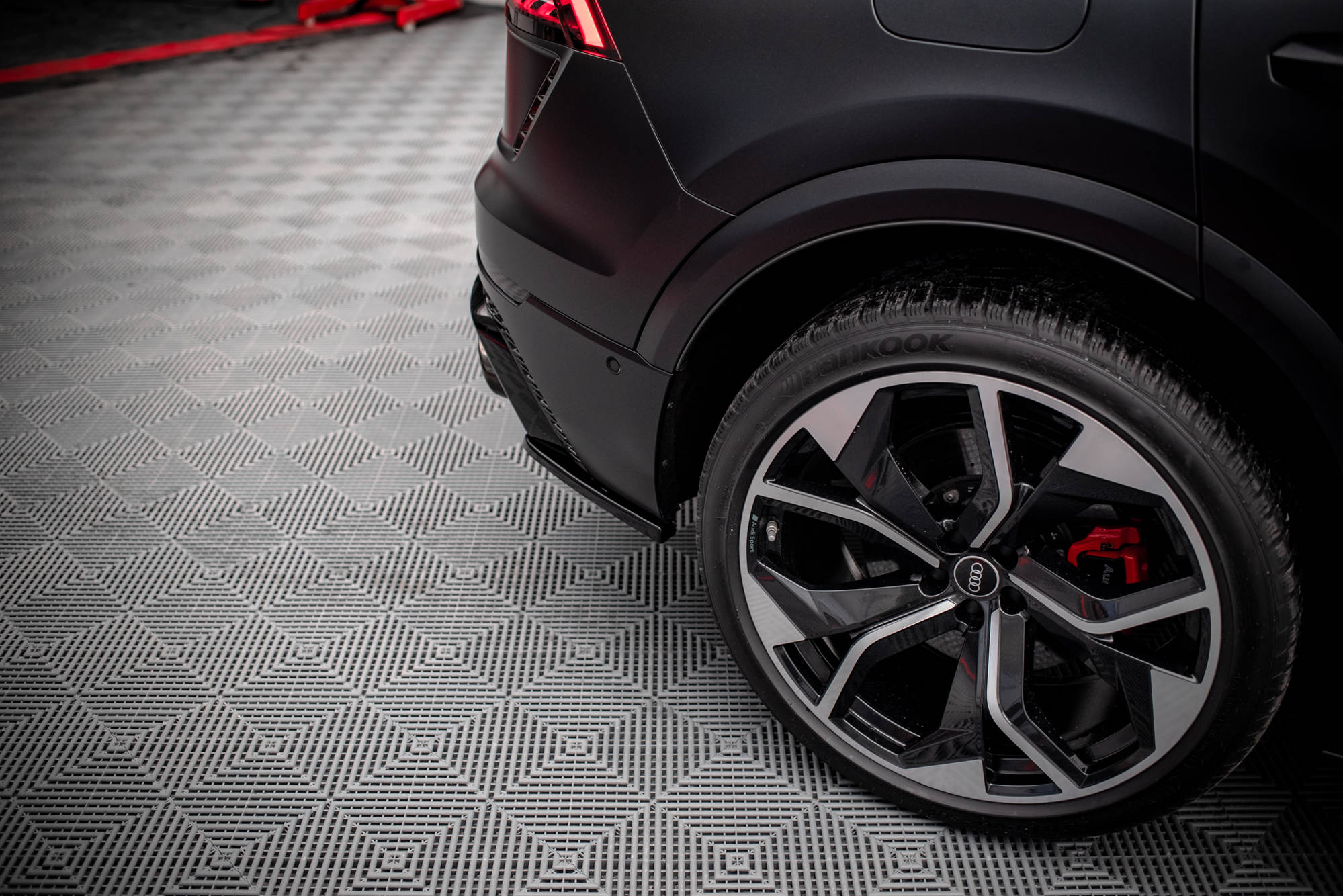 Rear Side Splitters Audi RSQ8 Mk1 - Image 3
