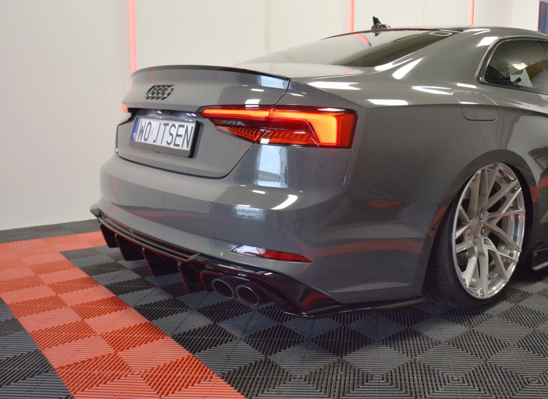 Rear Side Splitters Audi S5 F5 Coupe - Image 2