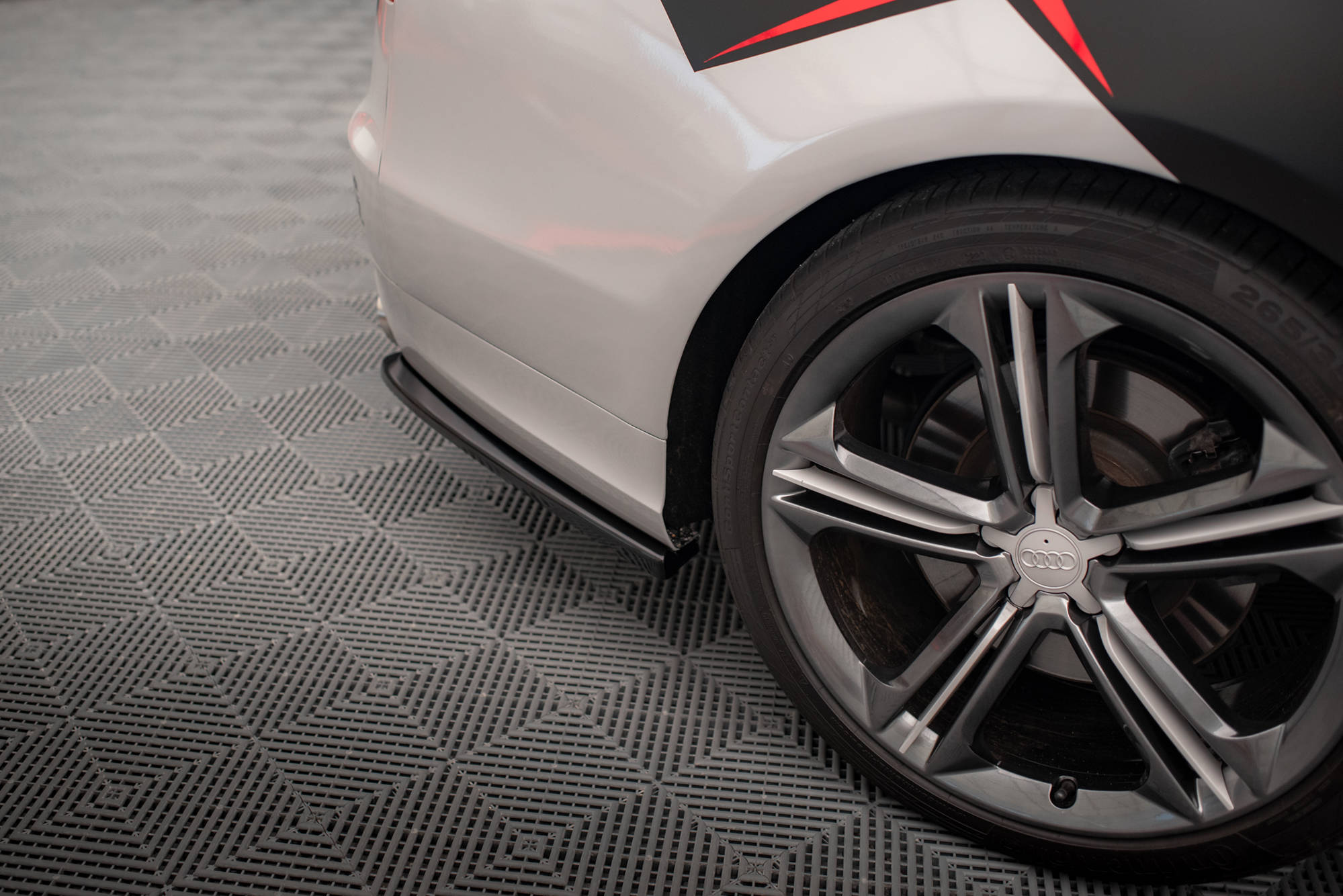 Rear Side Splitters Audi S8 D4 - Image 2