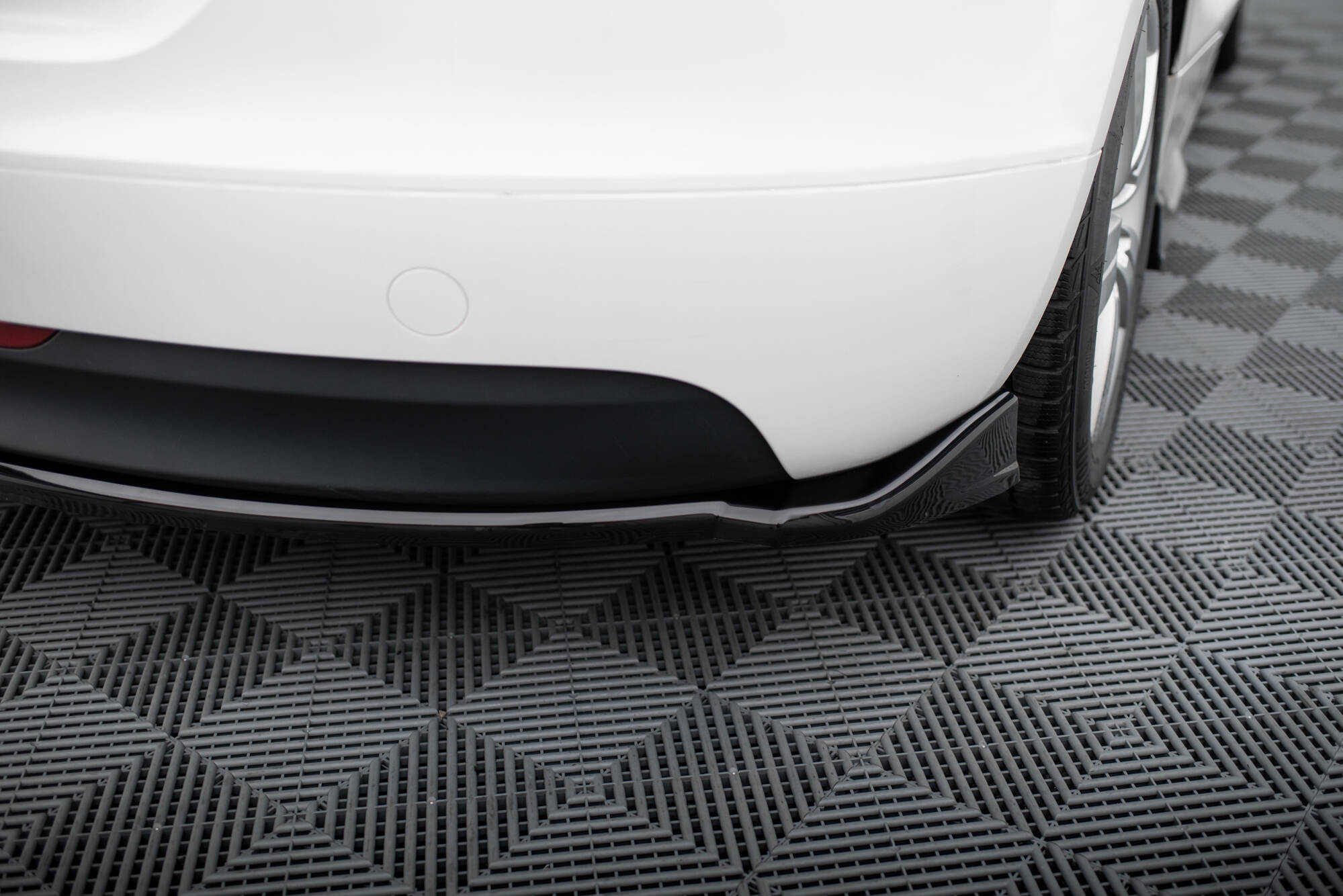 Rear Side Splitters Audi TT 8J - Image 2