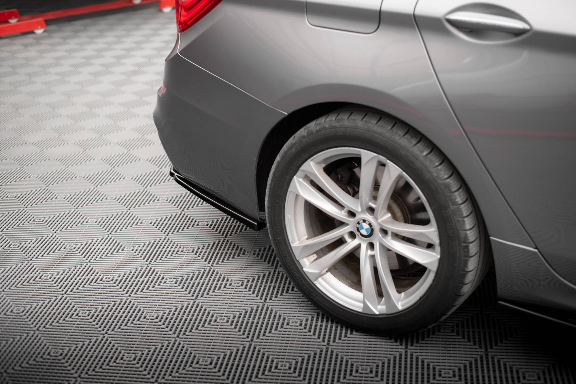 Rear Side Splitters BMW 5 GT M-Pack F07 - Image 3