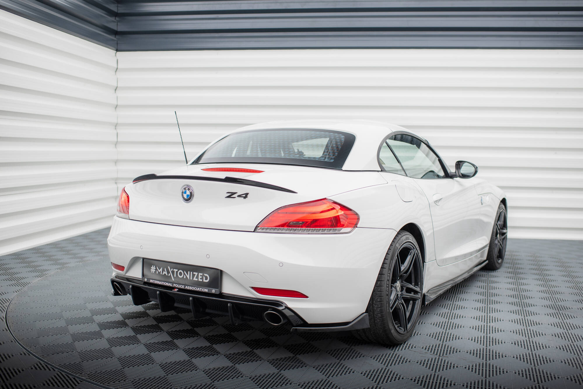 Rear Side Splitters BMW Z4 E89 - Image 2