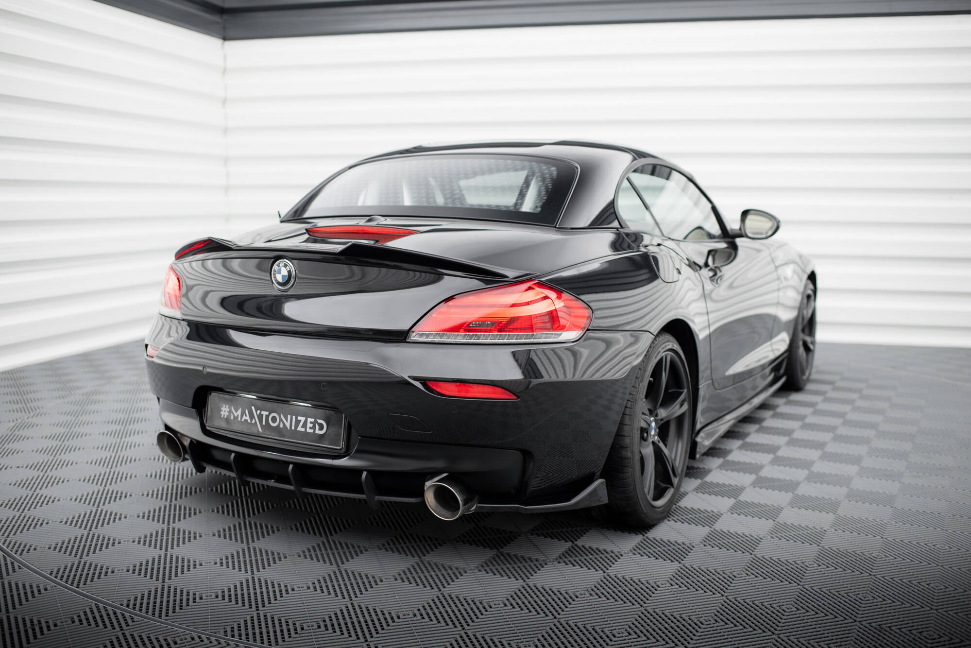 Rear Side Splitters BMW Z4 M-Pack E89 Facelift - Image 2
