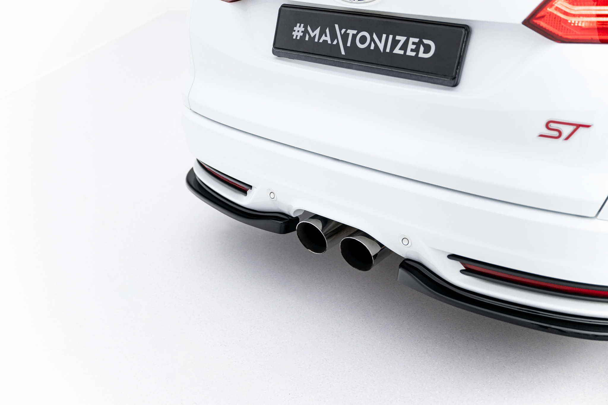 Rear Side Splitters Ford Focus ST Estate Mk3 / Mk3 Facelift - Image 4