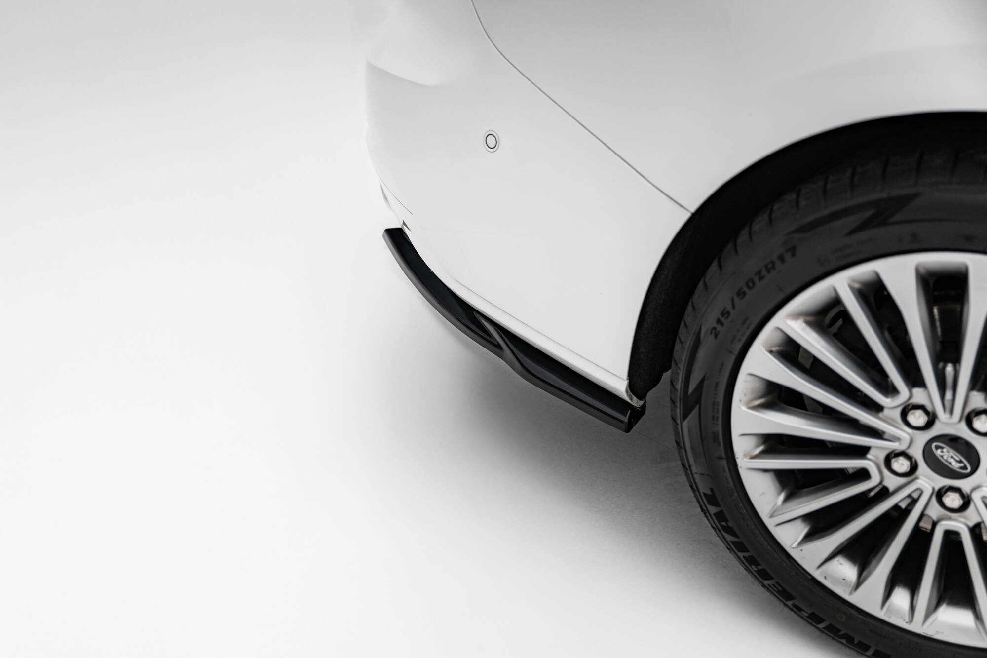 Rear Side Splitters Ford Focus Vignale Estate Mk4 - Image 2