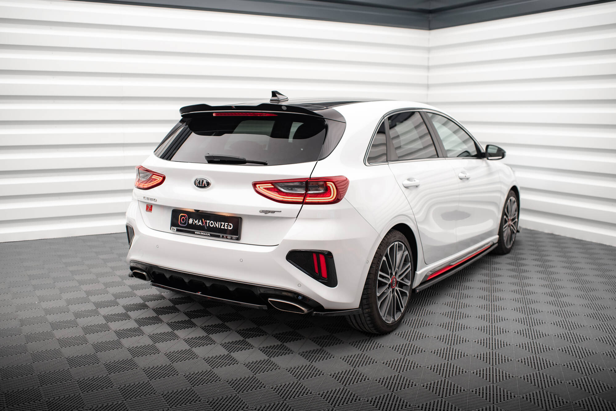 Rear Side Splitters Kia Ceed GT Mk3 - Image 2