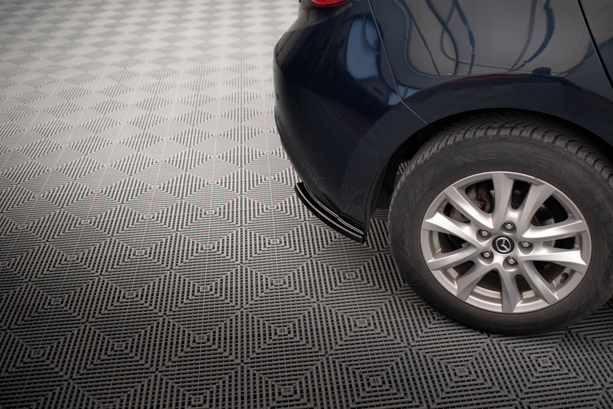 Rear Side Splitters Mazda 3 Mk3 - Image 3