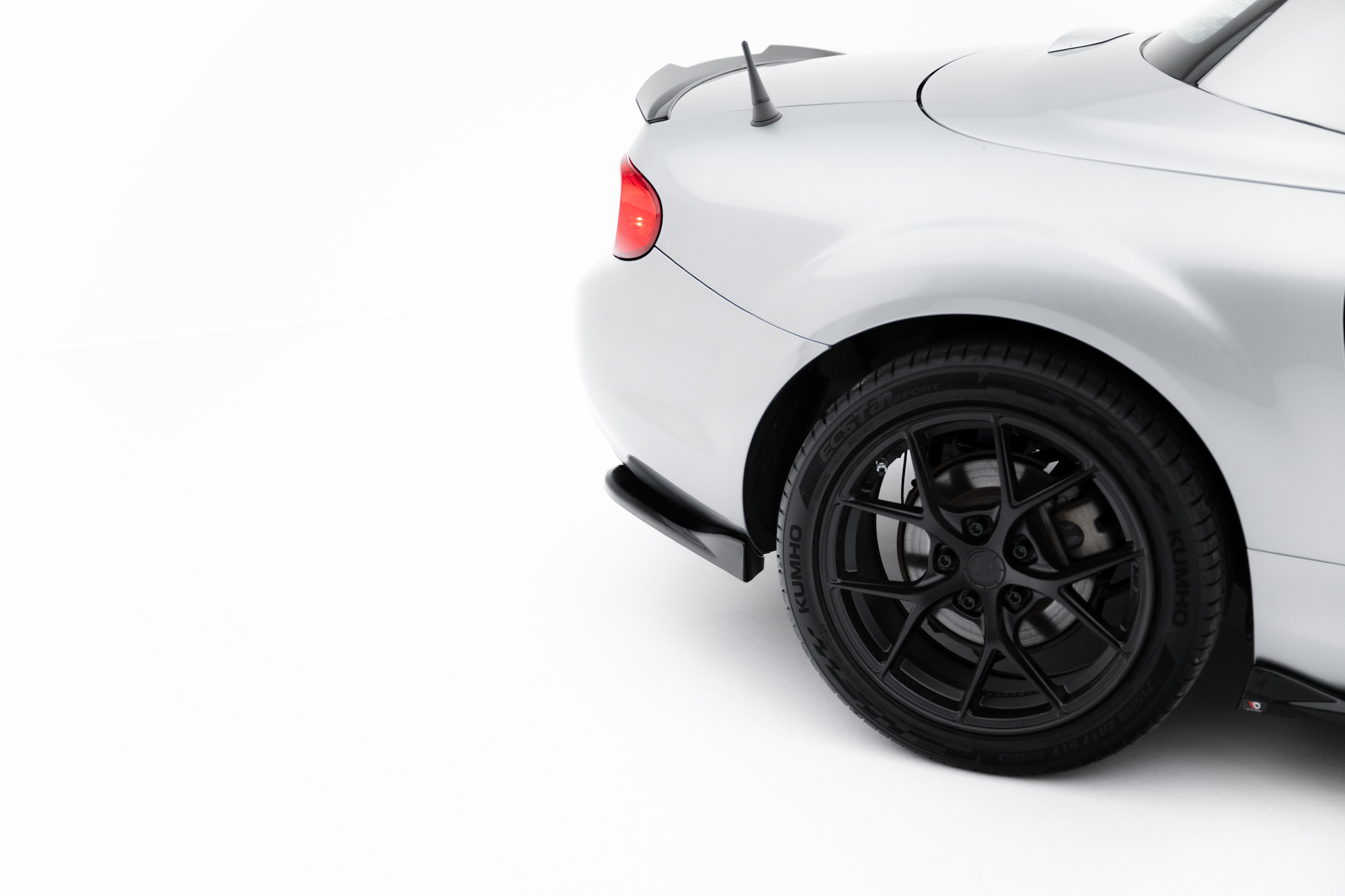 Rear Side Splitters Mazda MX-5 Mk3 (NC) Facelift - Image 4