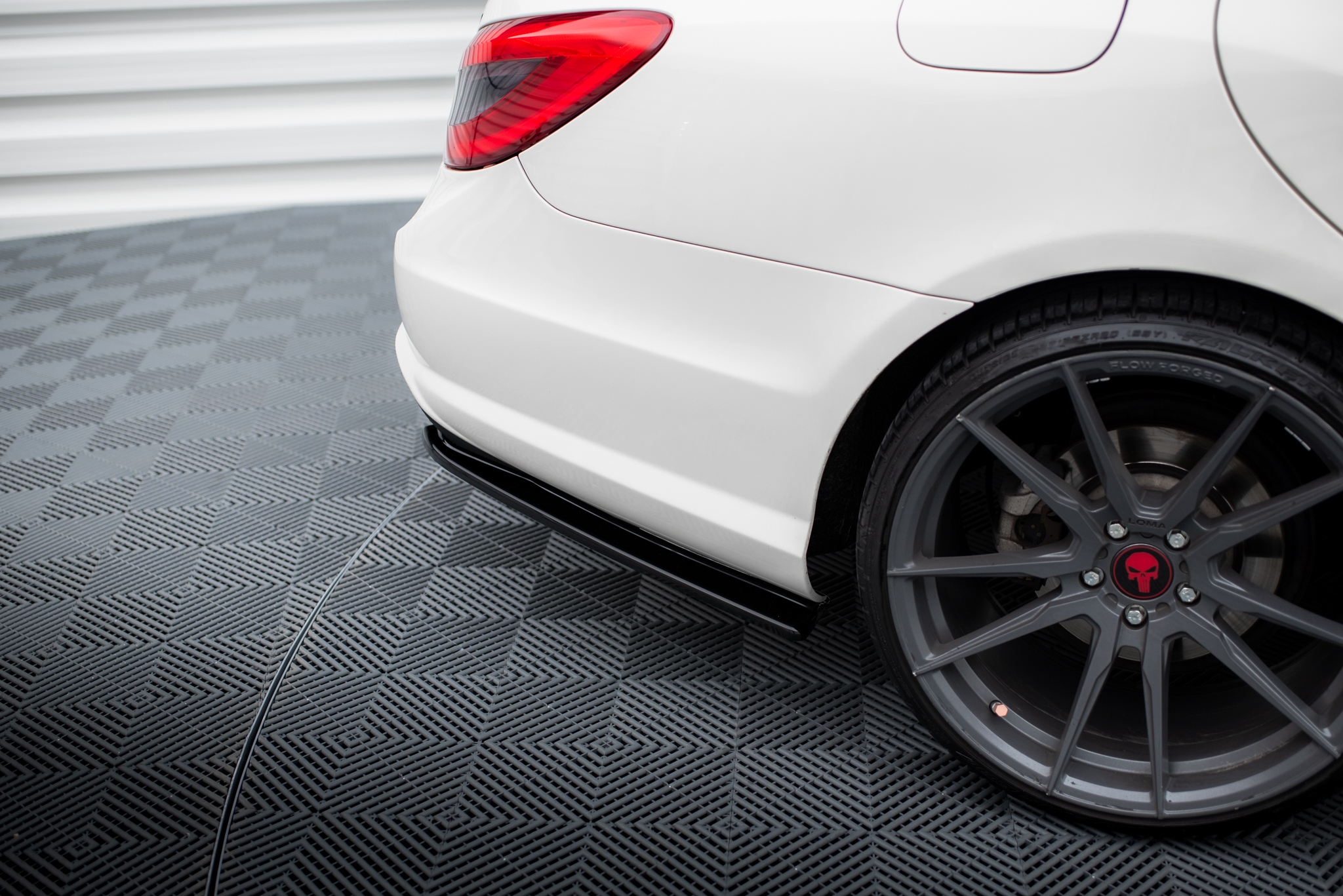 Rear Side Splitters Mercedes-Benz CLS AMG-Line C218 - Image 2
