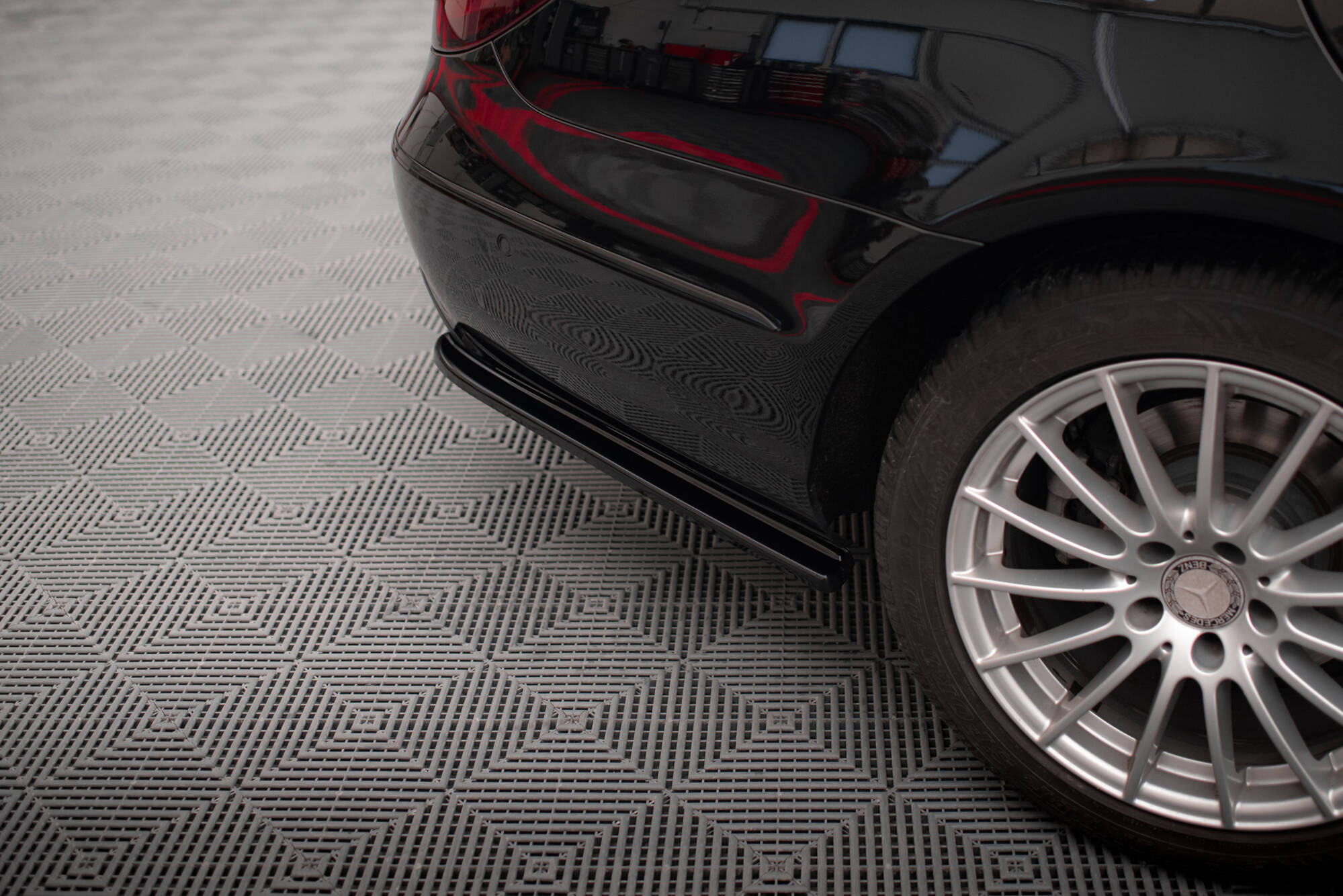Rear Side Splitters Mercedes-Benz CLS C218 - Image 3