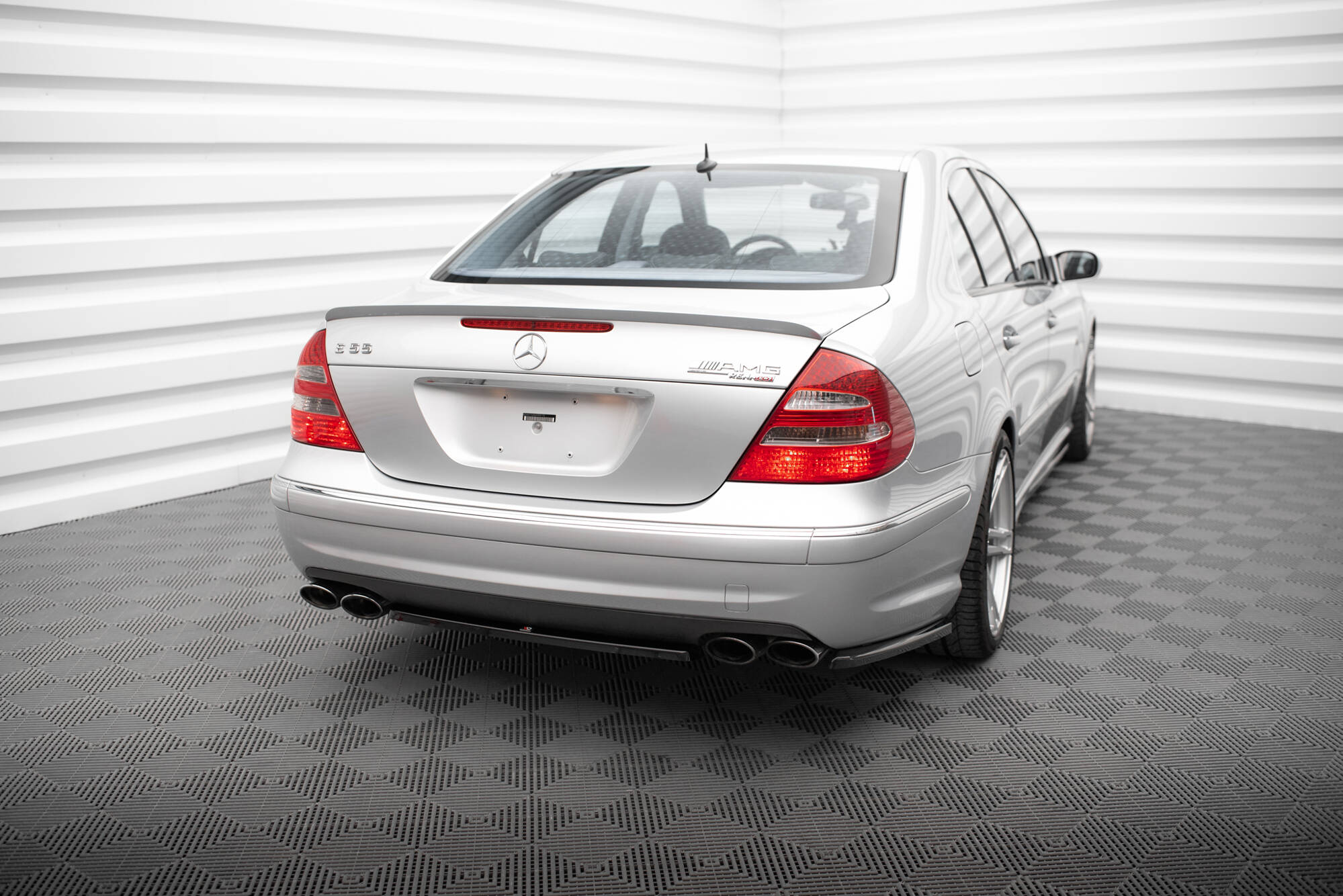 Rear Side Splitters Mercedes-Benz E 55 AMG W211 - Image 3