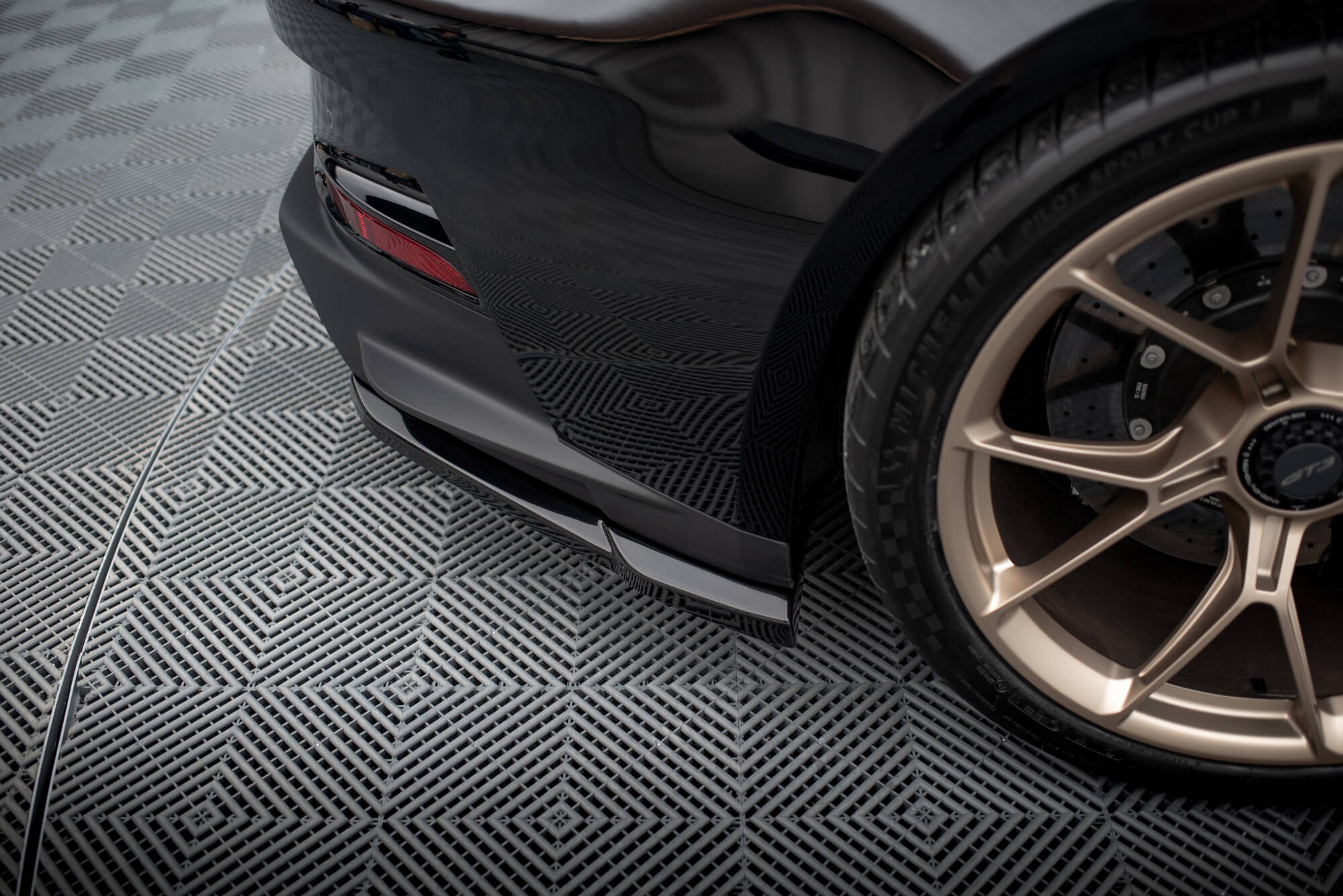 Rear Side Splitters Porsche 911 992 GT3 - Image 3