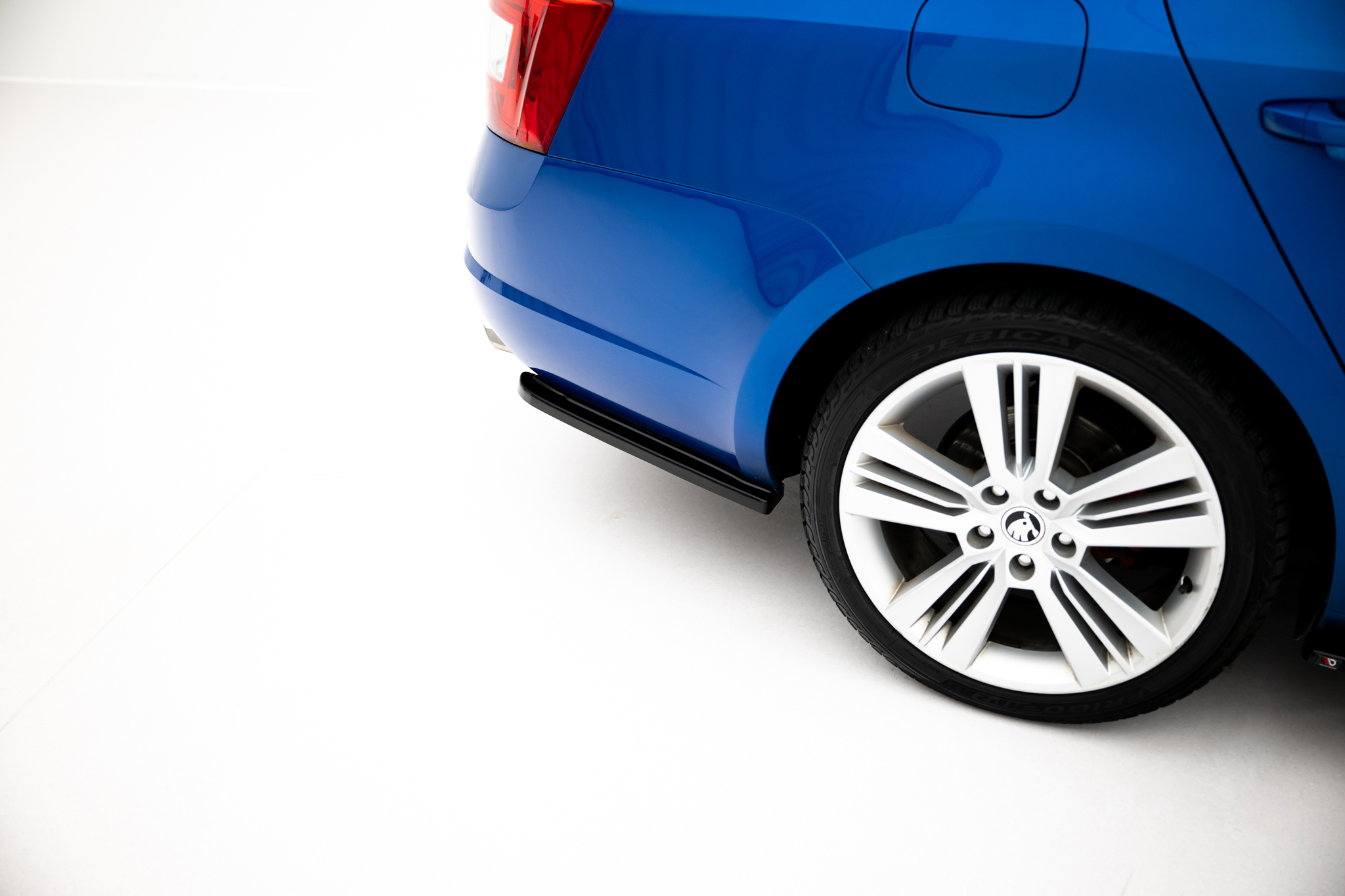 Rear Side Splitters Skoda Octavia RS Mk3 / Mk3 FL Hatchback / Estate - Image 3