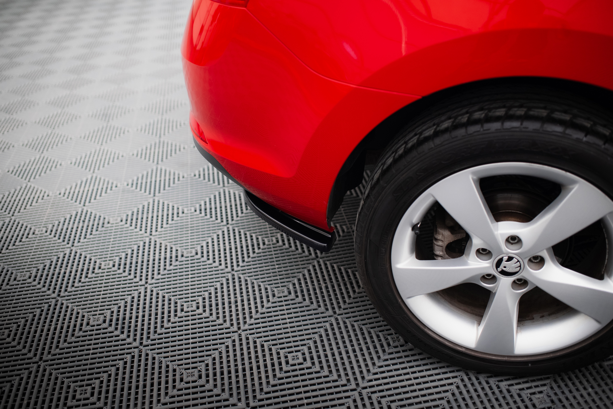 Rear Side Splitters Skoda Rapid Spaceback - Image 2