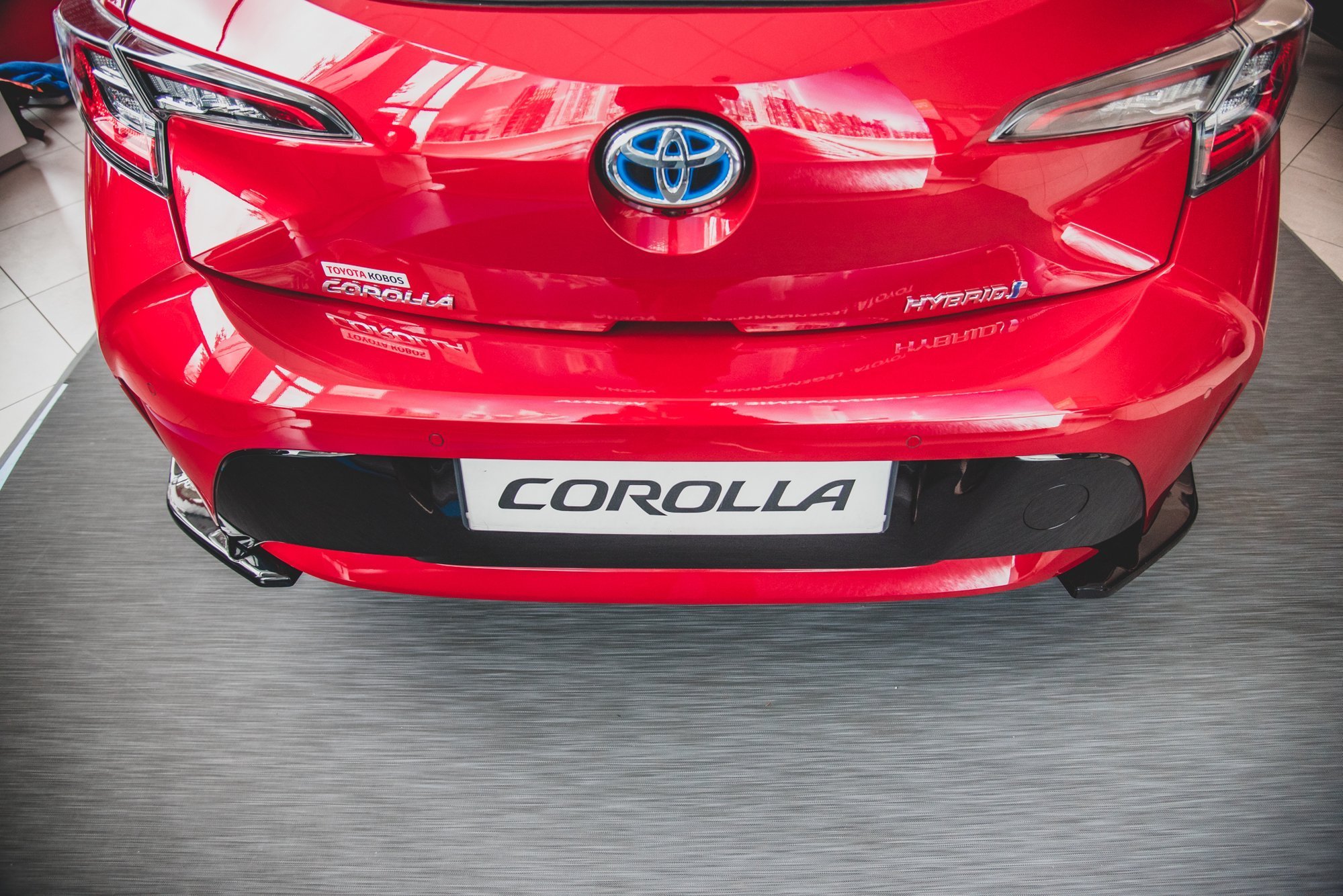 Rear Side Splitters Toyota Corolla XII Hatchback - Image 5
