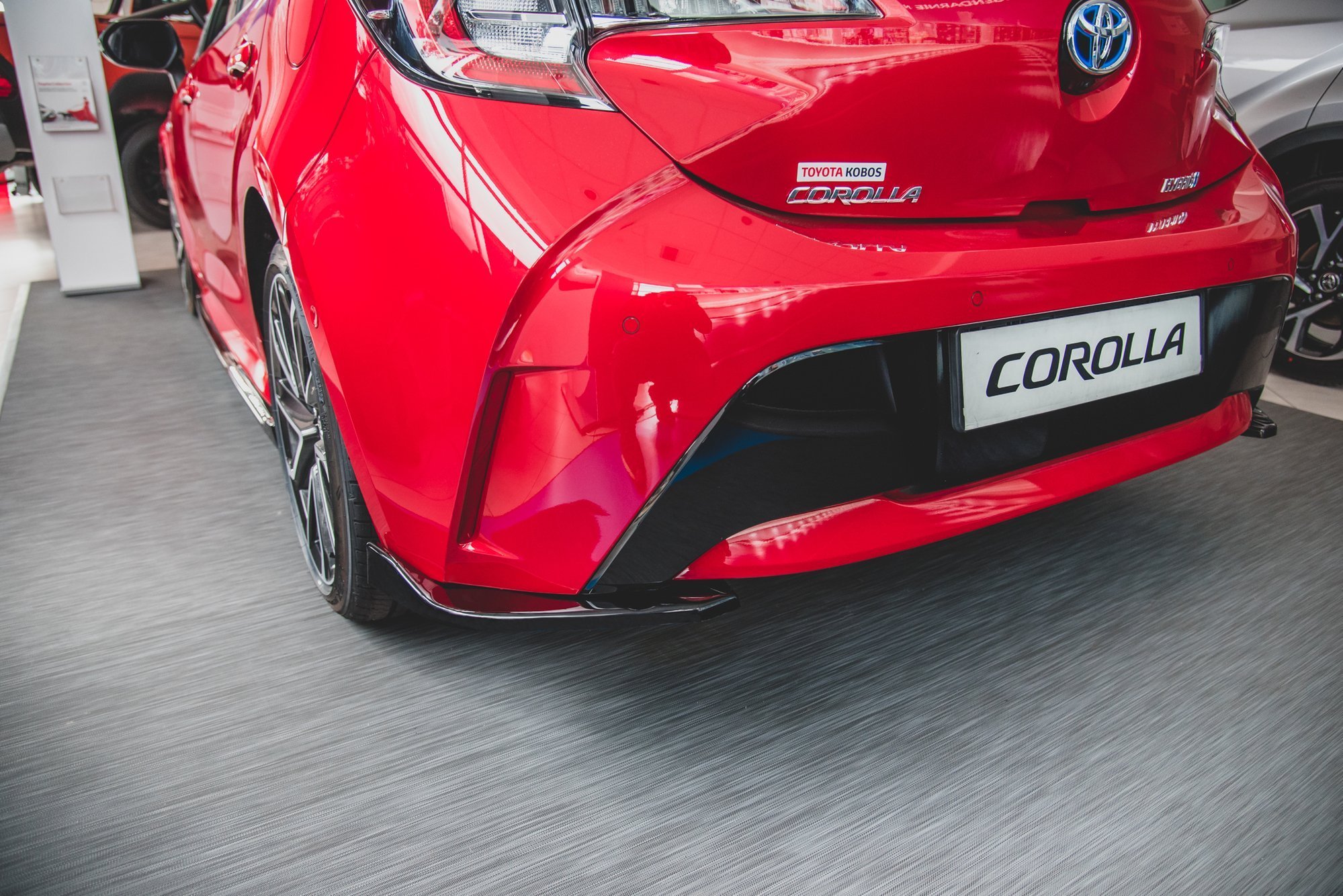Rear Side Splitters Toyota Corolla XII Hatchback - Image 4