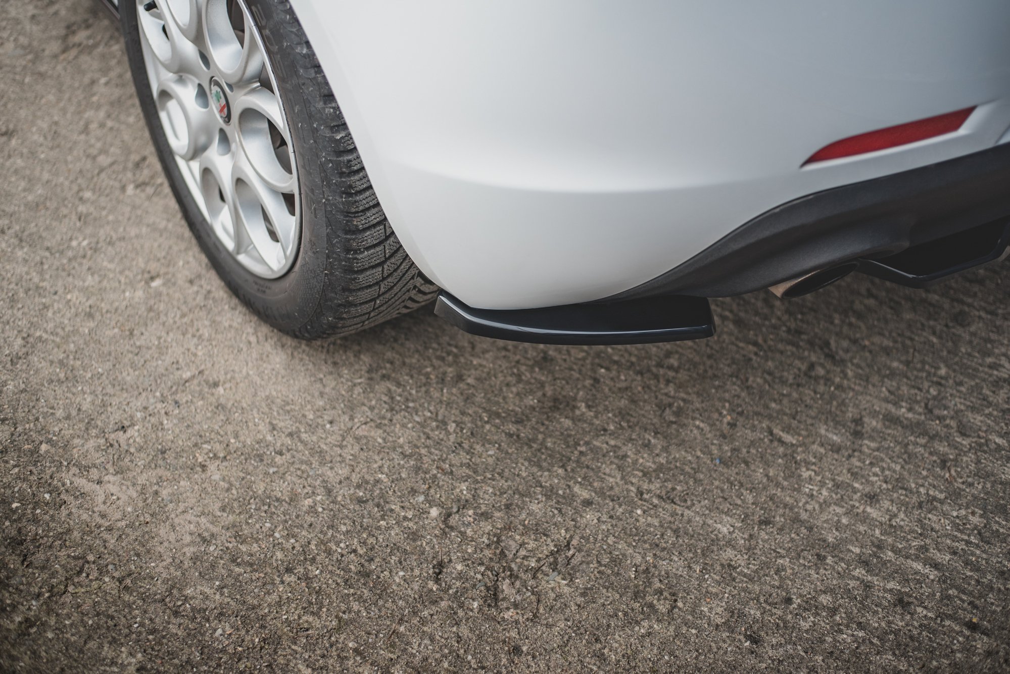 Rear Side Splitters V.1 Alfa Romeo Giulietta - Image 2