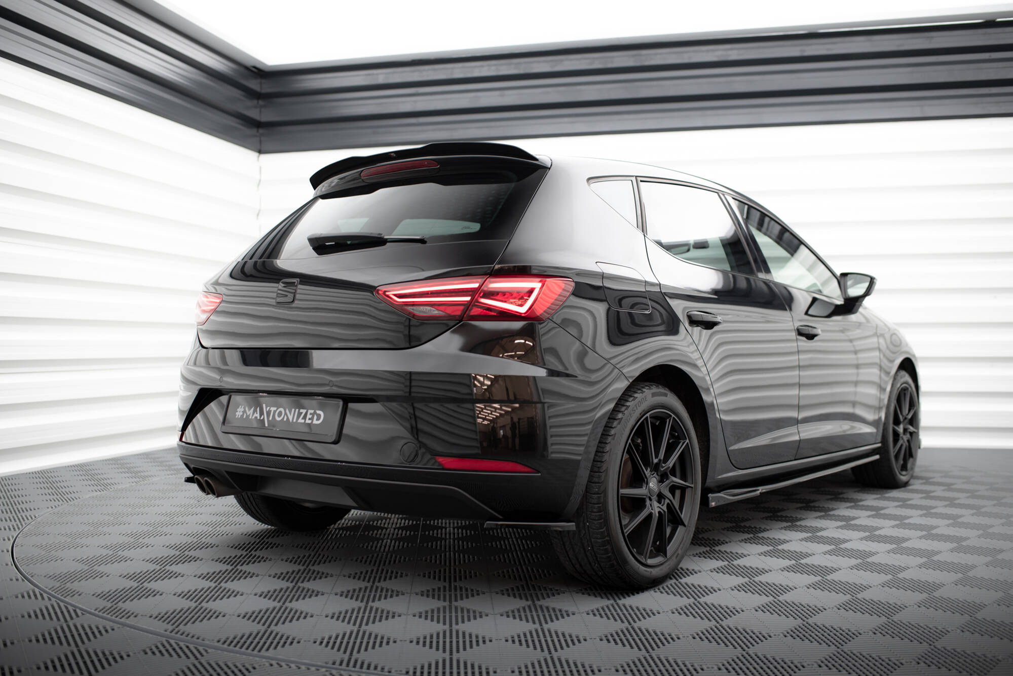 Rear Side Splitters V.1 Seat Leon Hatchback Mk3 Facelift - Image 2