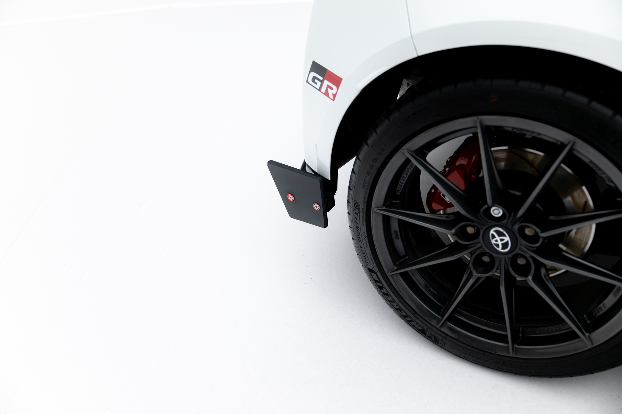 Rear Side Splitters V.2 + Flaps Toyota GR Yaris Mk4 - Image 2