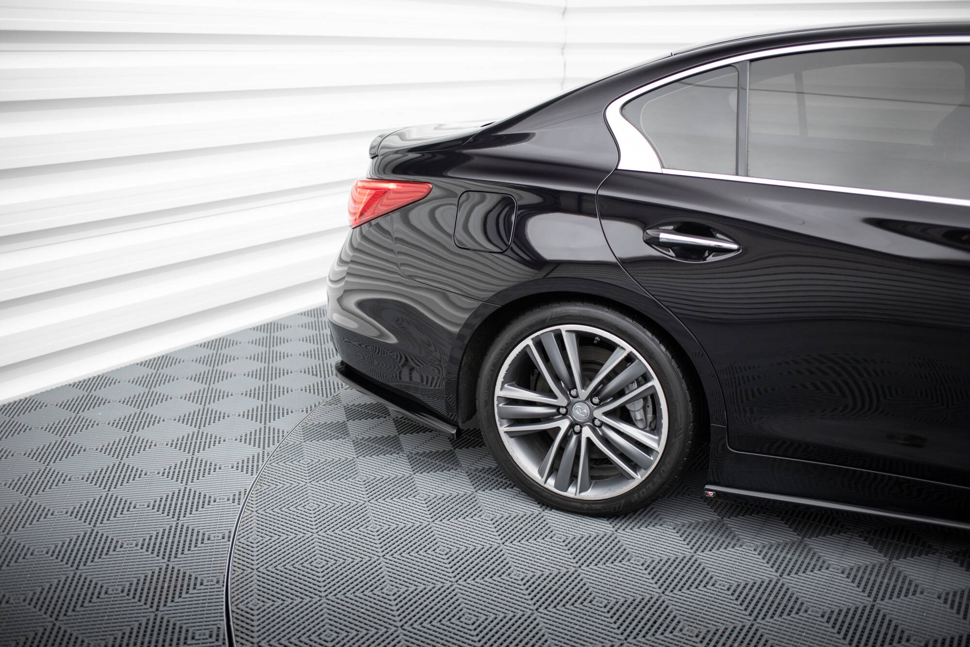 Rear Side Splitters V.2 Infiniti Q50 S Mk1 - Image 3